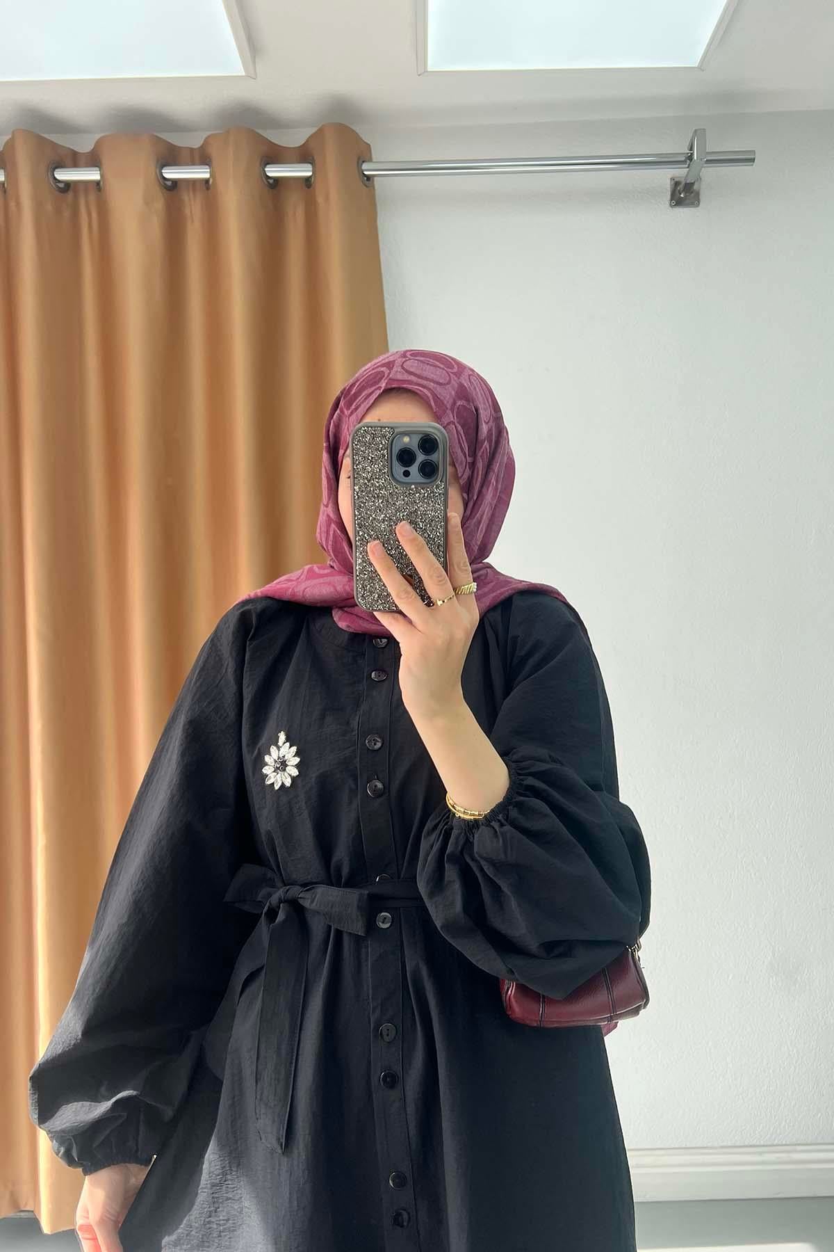 Kristal Çiçekli Boydan Düğmeli Elbise Siyah