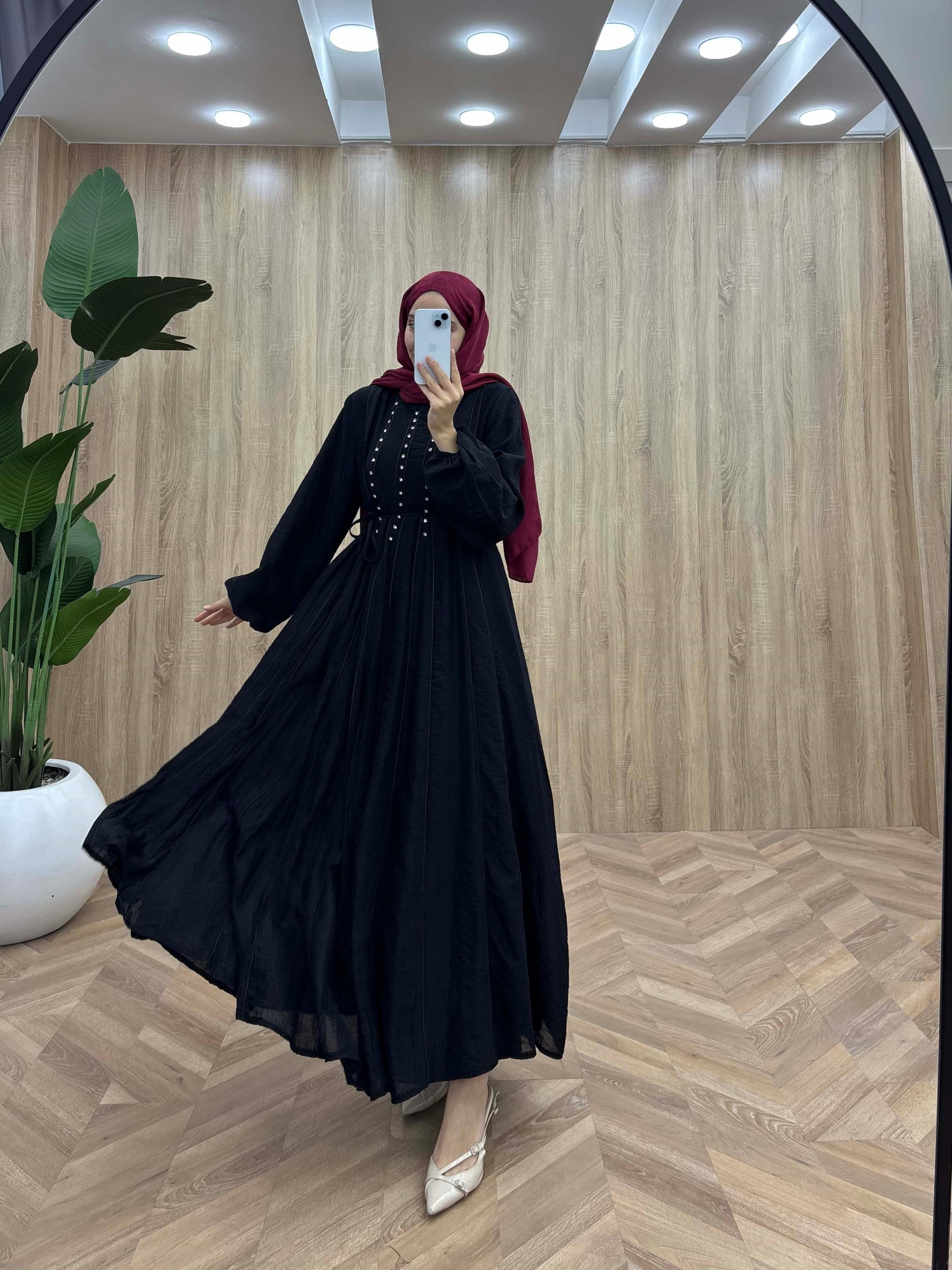Kristal Şıklığı Boydan Şeritli Kuşaklı Elbise Siyah
