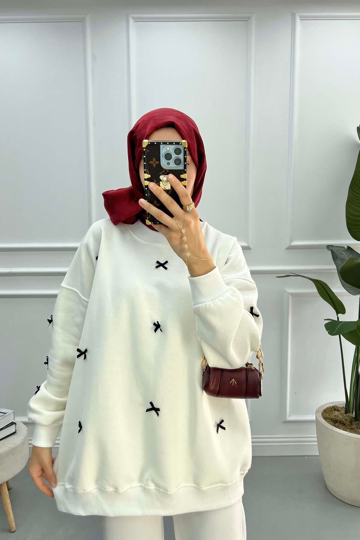 Kurdeleli Sweatshirt Krem
