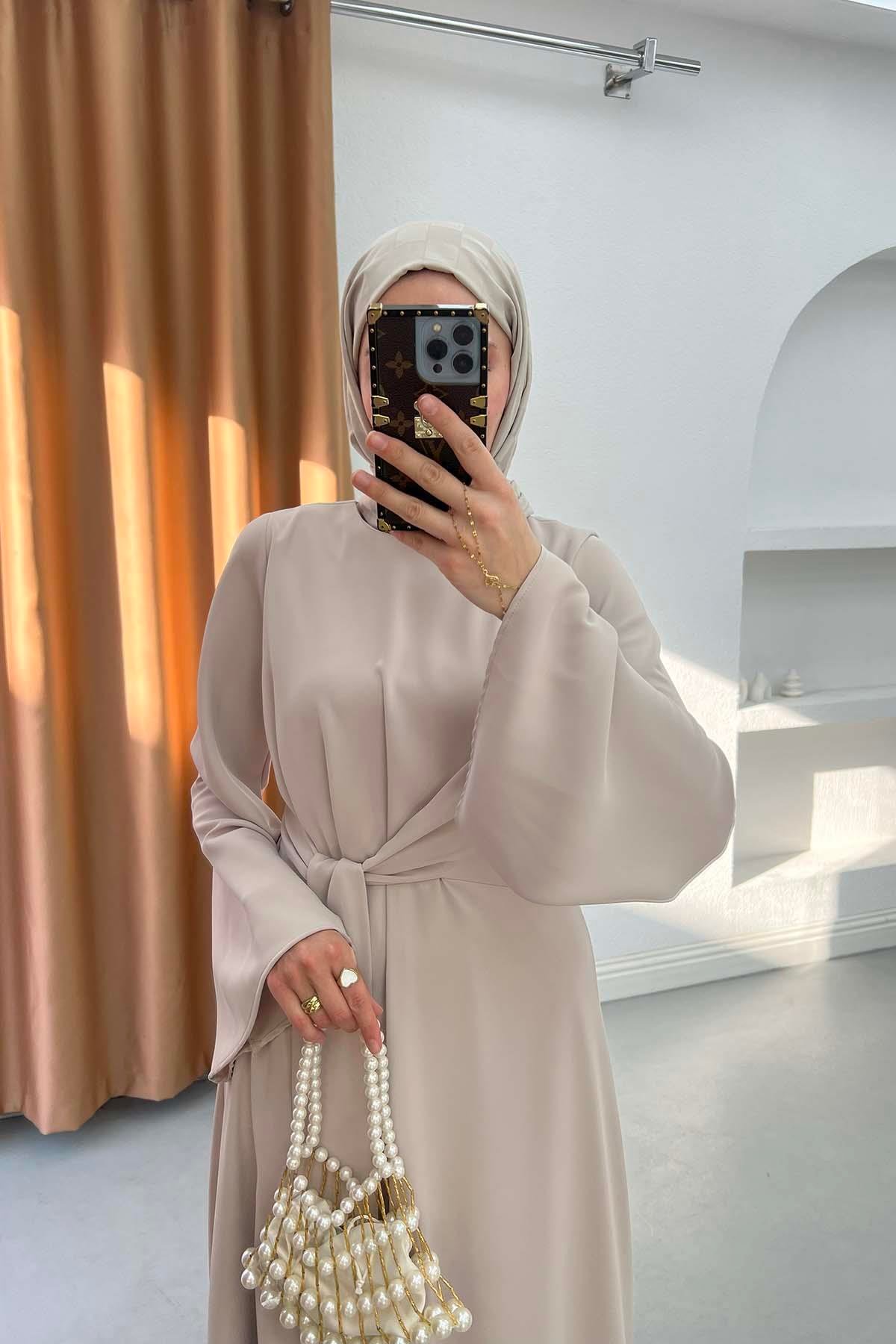 Kuşak Detaylı Elbise Taş