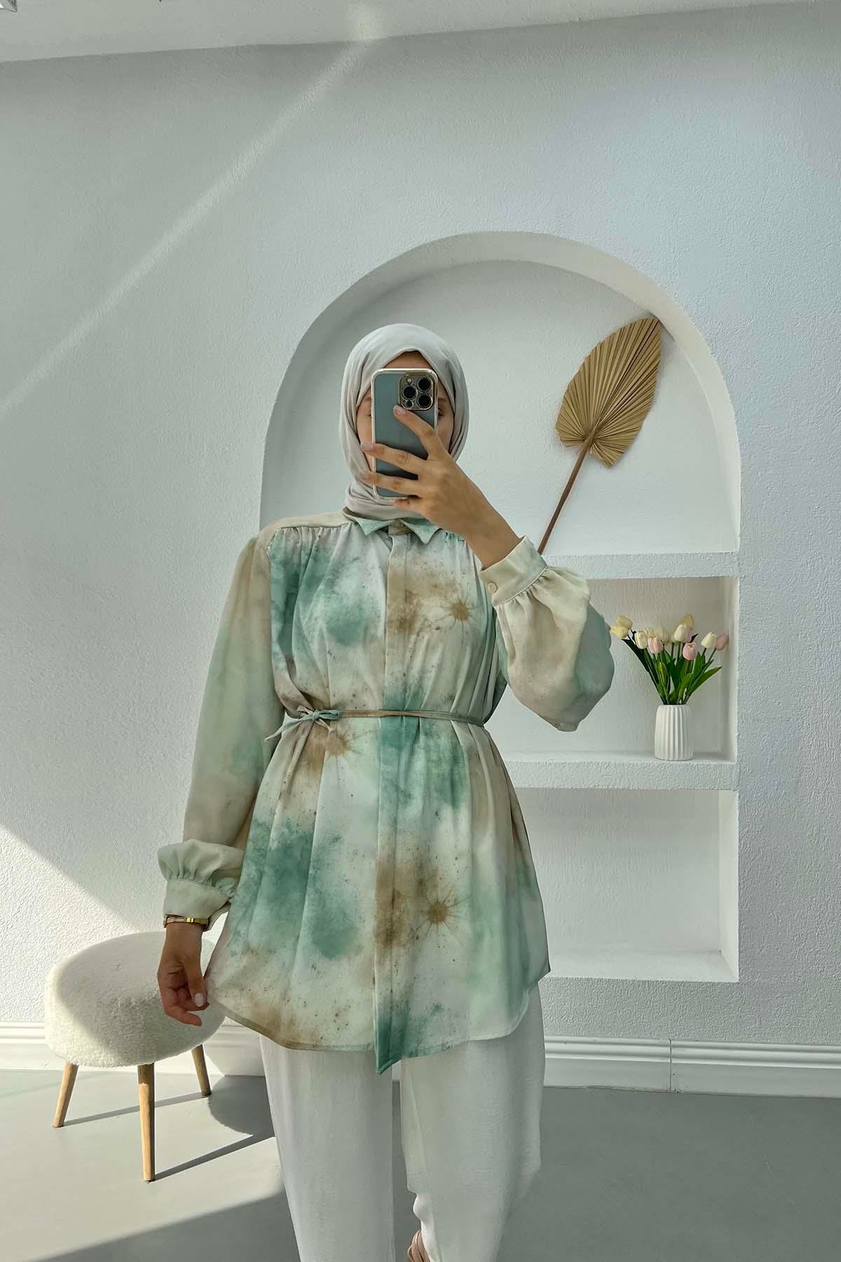 Kuşaklı Desenli Saten Bluz Su Yeşili