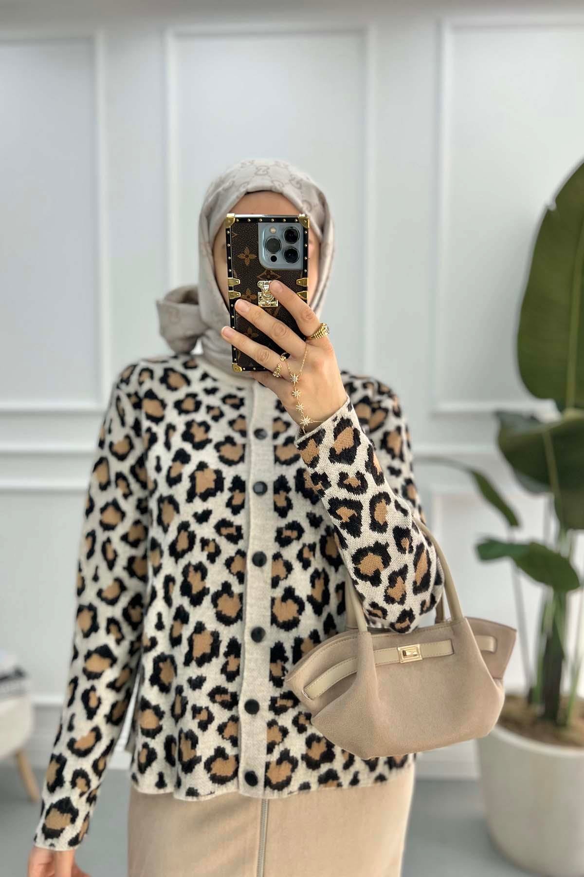 Leopar Desenli Hırka Bej