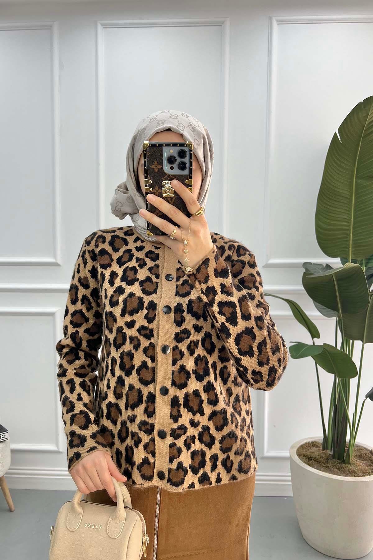 Leopar Desenli Hırka Sütlü Kahve