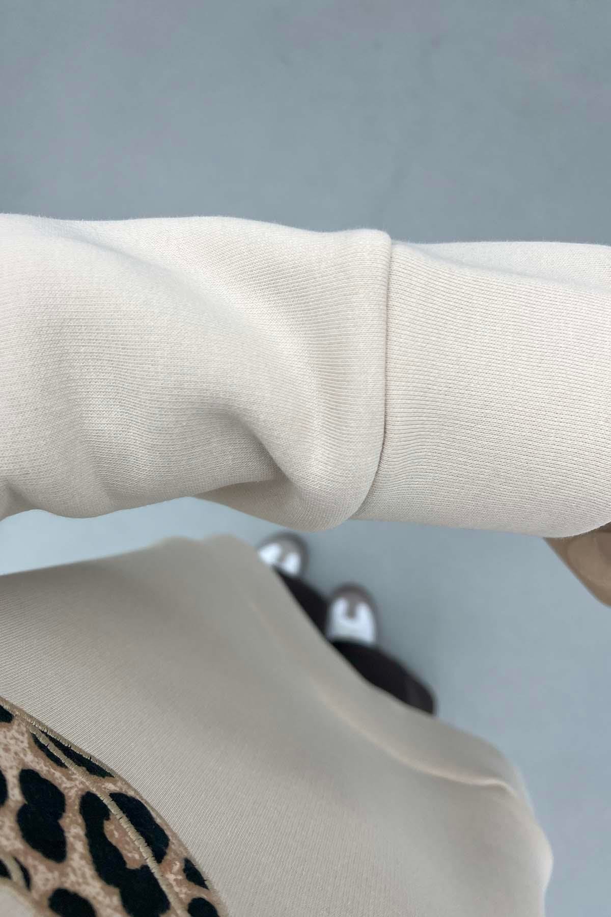 Leopar Yazılı Üç İplik Sweatshirt Bej
