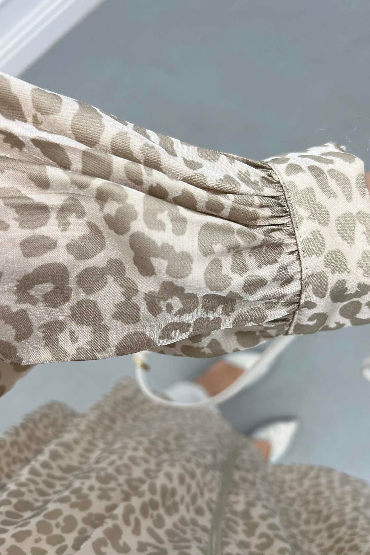 Leoparlı Fermuarlı Bluz Bej