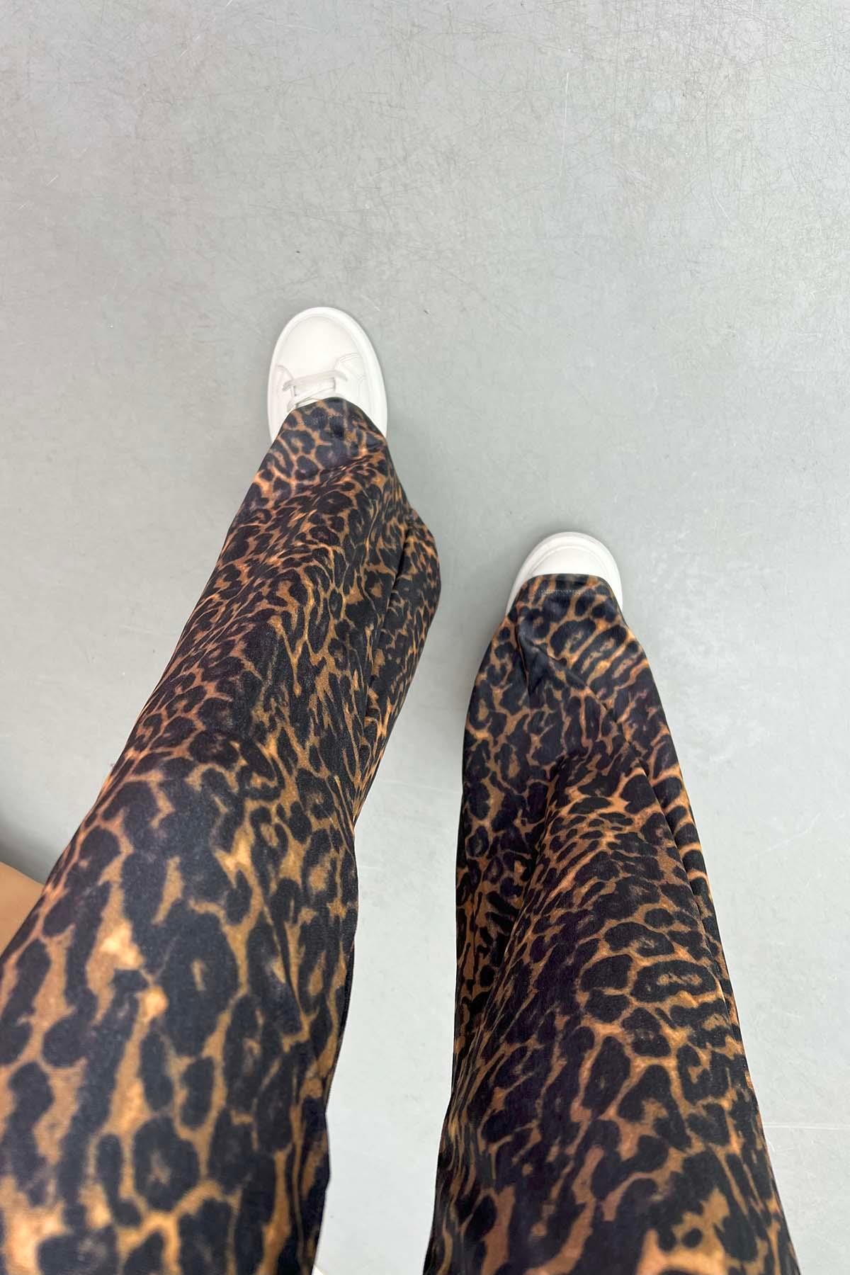 Leoparlı Parlak Pantolon Leopar