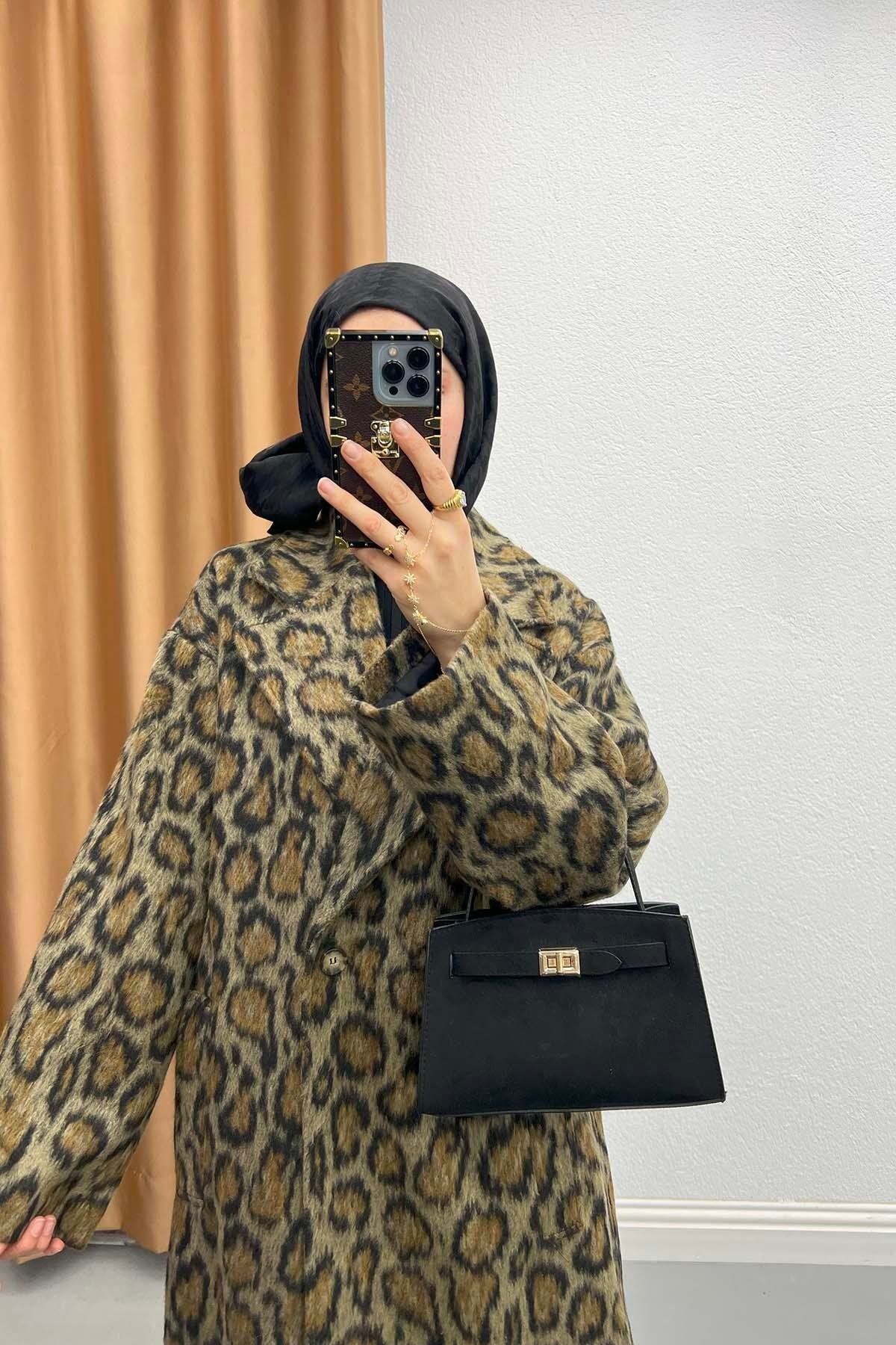 Leoparlı Uzun Kaşe Kaban Leopar