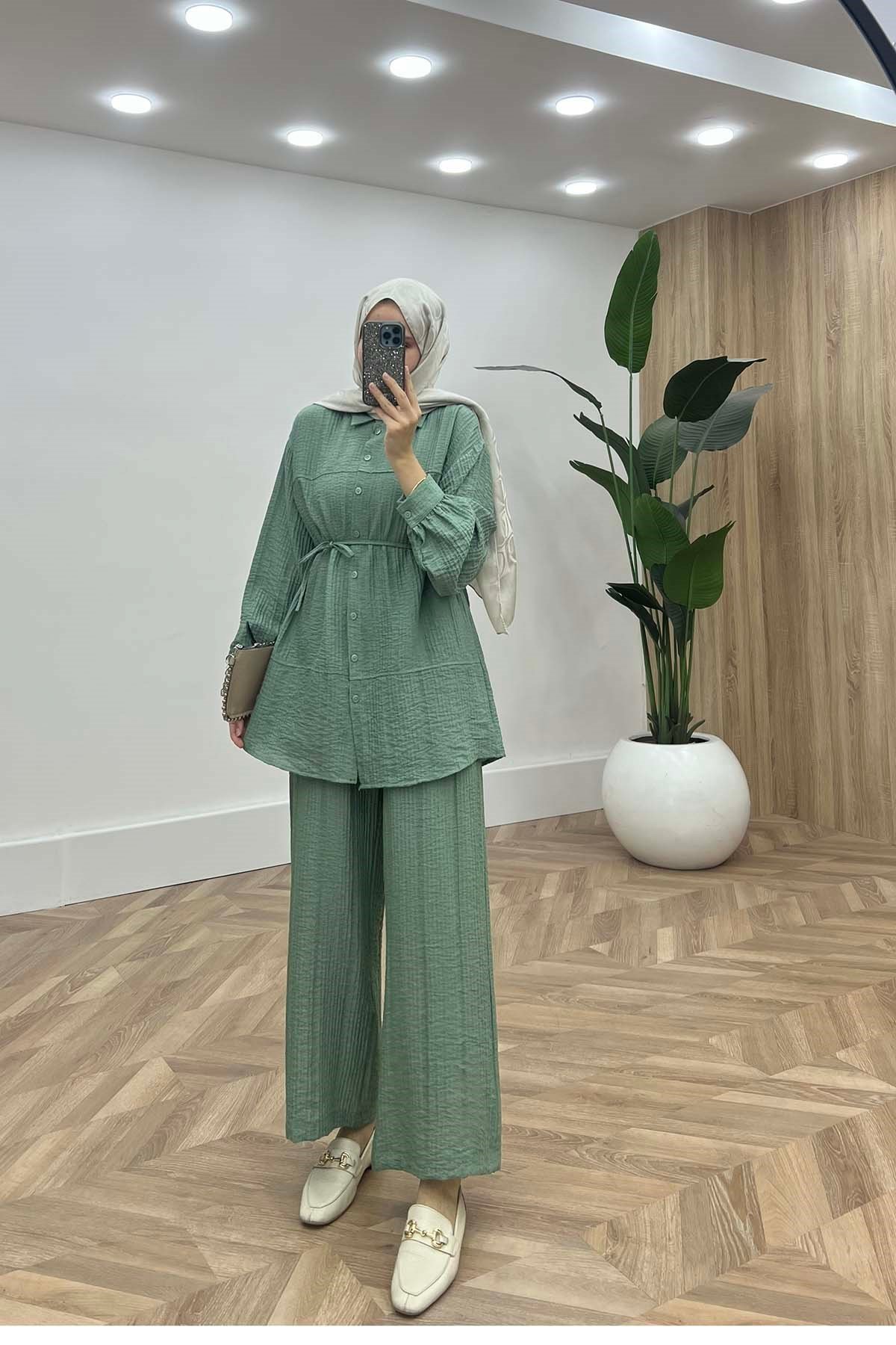 Lidya Modern Kesim Pastel Takım Zümrüt Yeşili