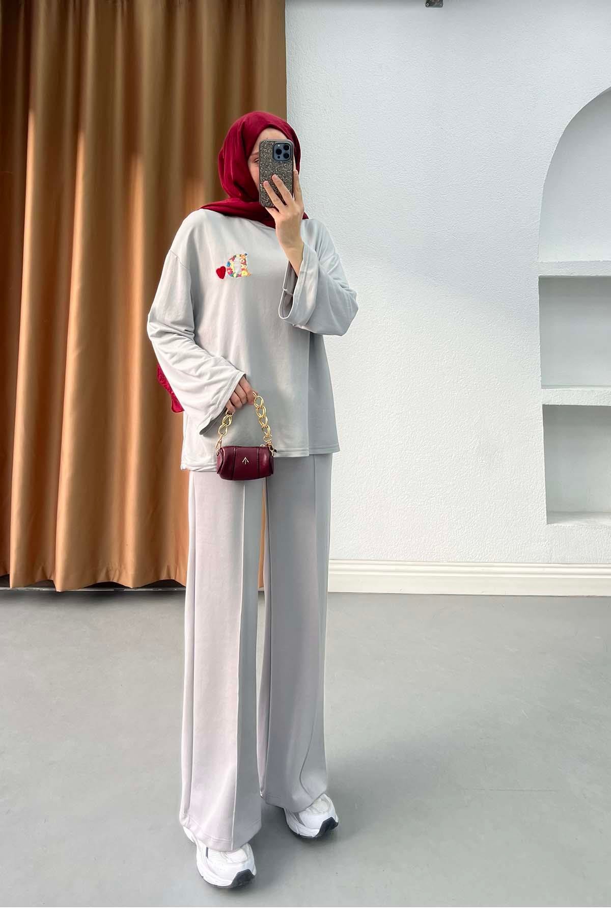 Love &  Letter Nakışlı Oversize Sweatshirt Gri