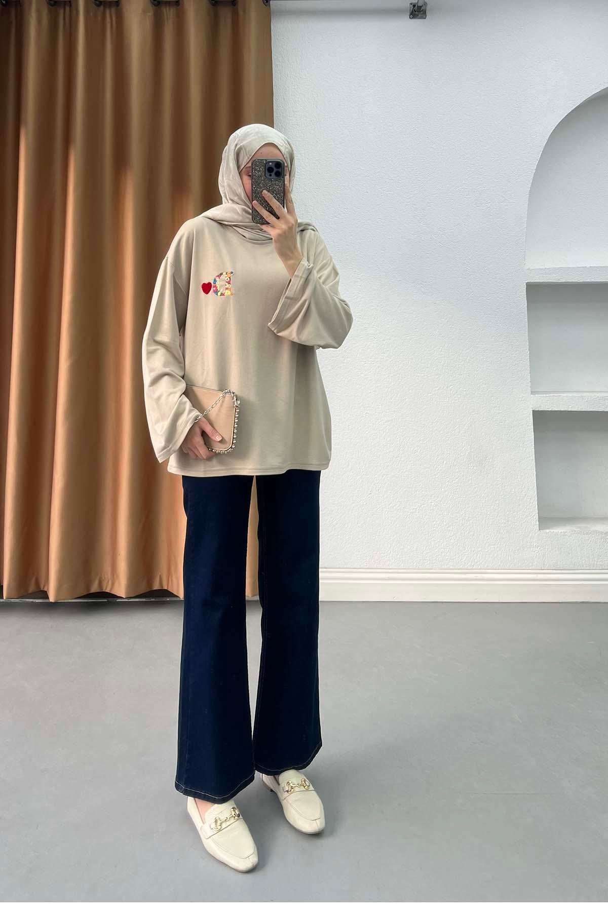 Love &  Letter Nakışlı Oversize Sweatshirt Taş