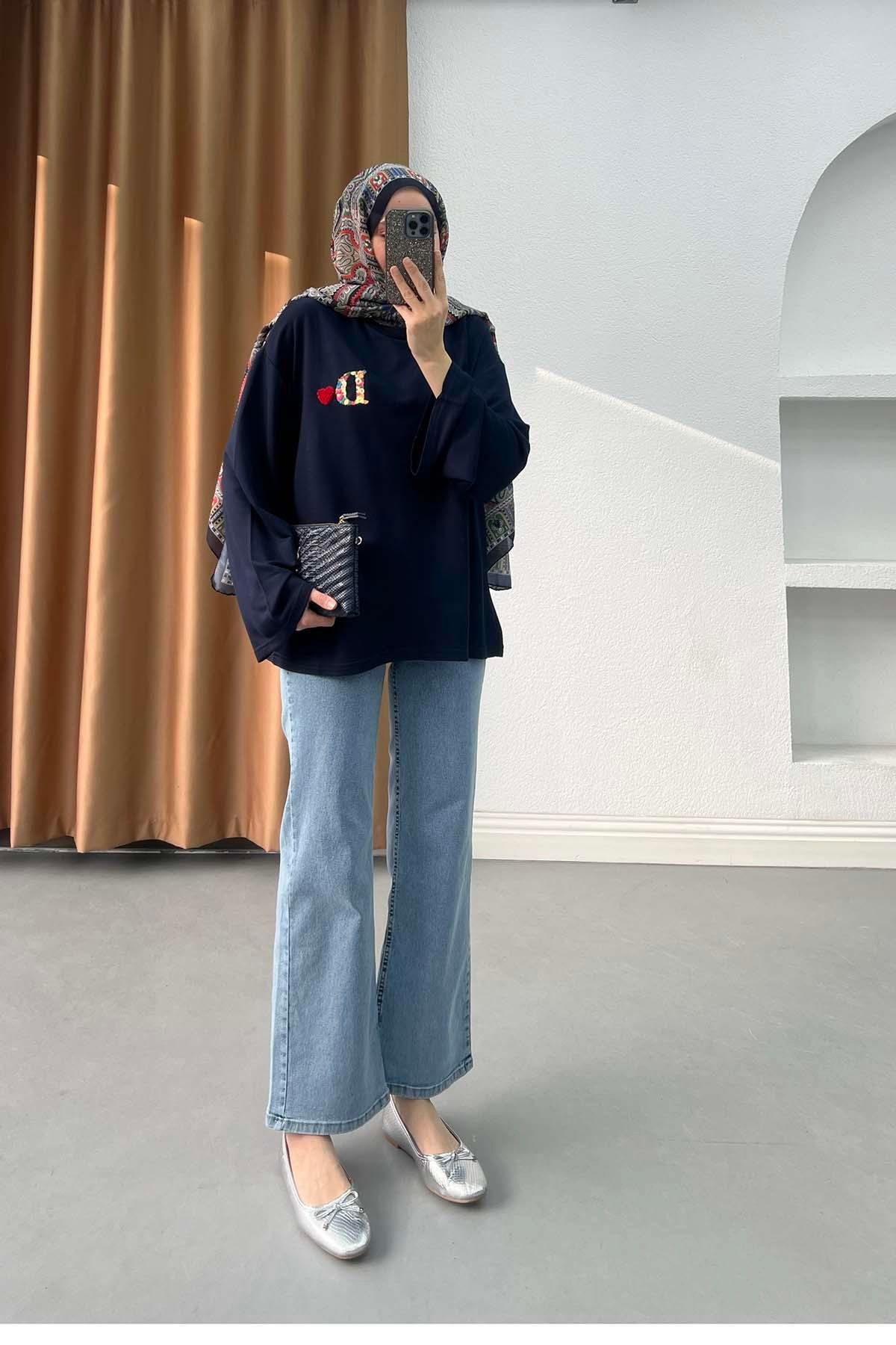 Love &  Letter Nakışlı Oversize Sweatshirt Lacivert