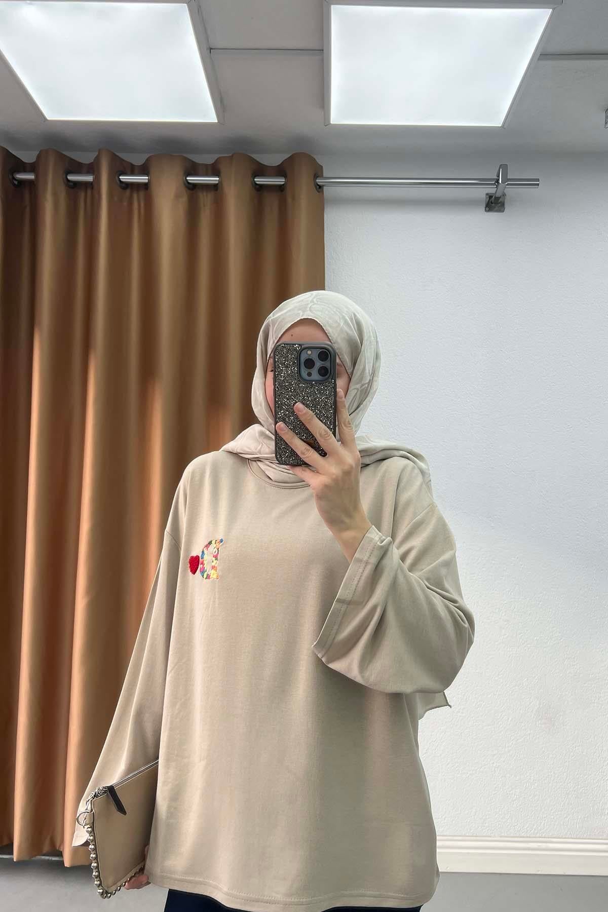 Love &  Letter Nakışlı Oversize Sweatshirt Taş