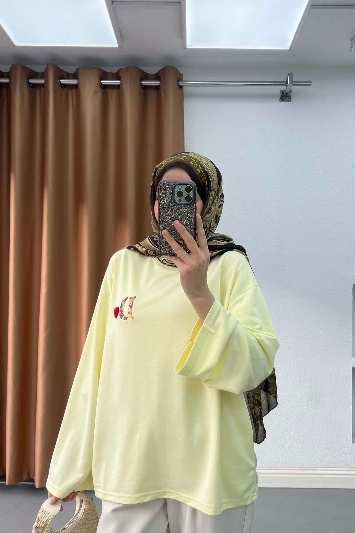 Love &  Letter Nakışlı Oversize Sweatshirt Sarı