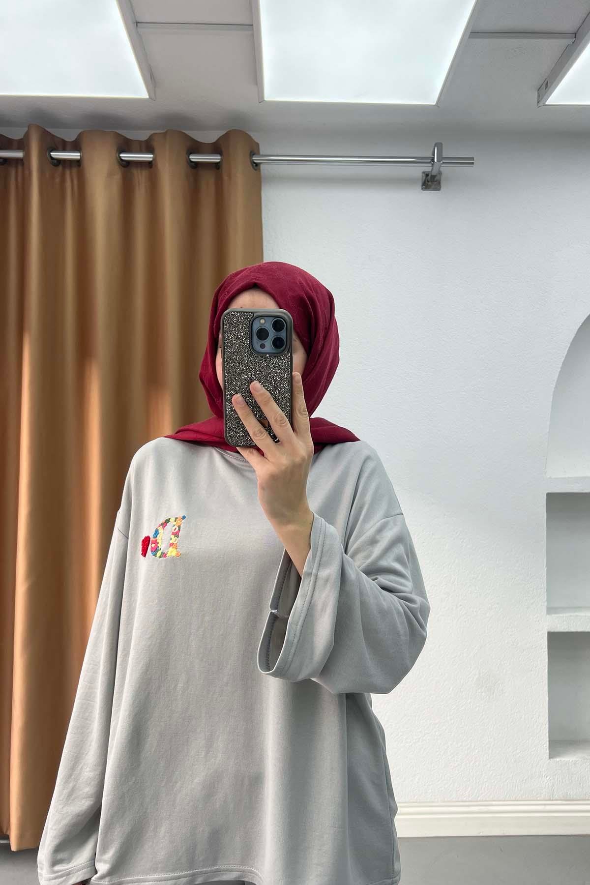 Love &  Letter Nakışlı Oversize Sweatshirt Gri