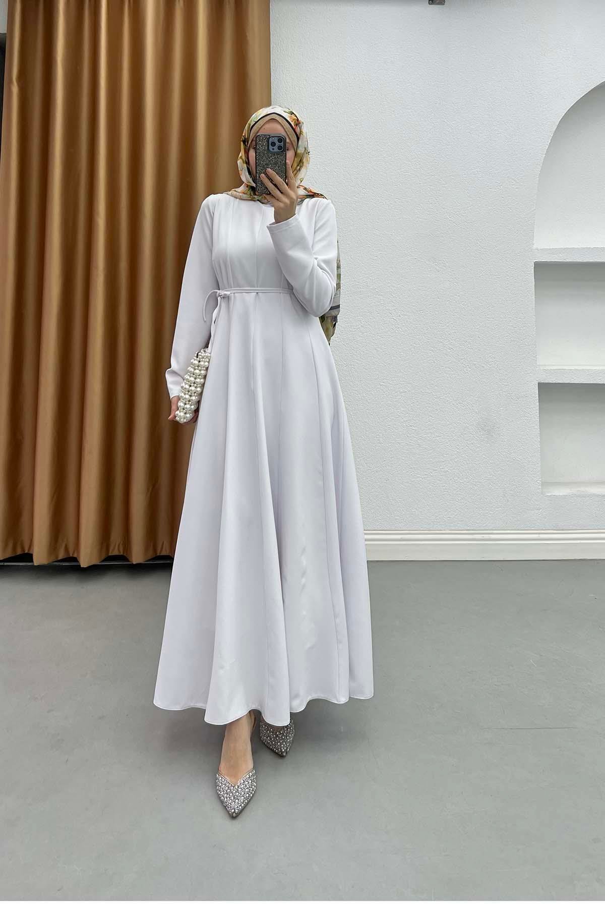 Minimalist Kesim Kemerli Elbise Beyaz