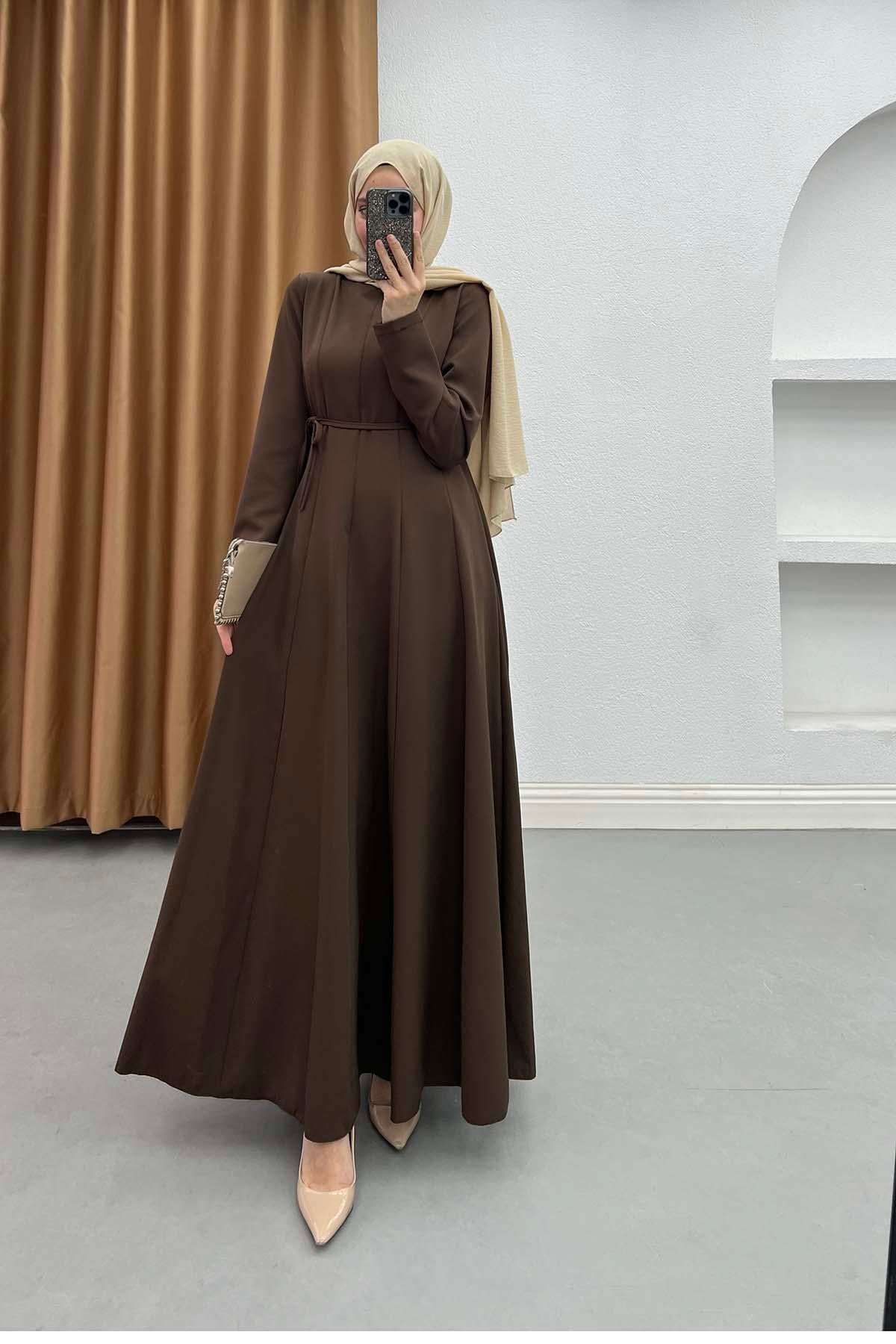 Minimalist Kesim Kemerli Elbise Kahve