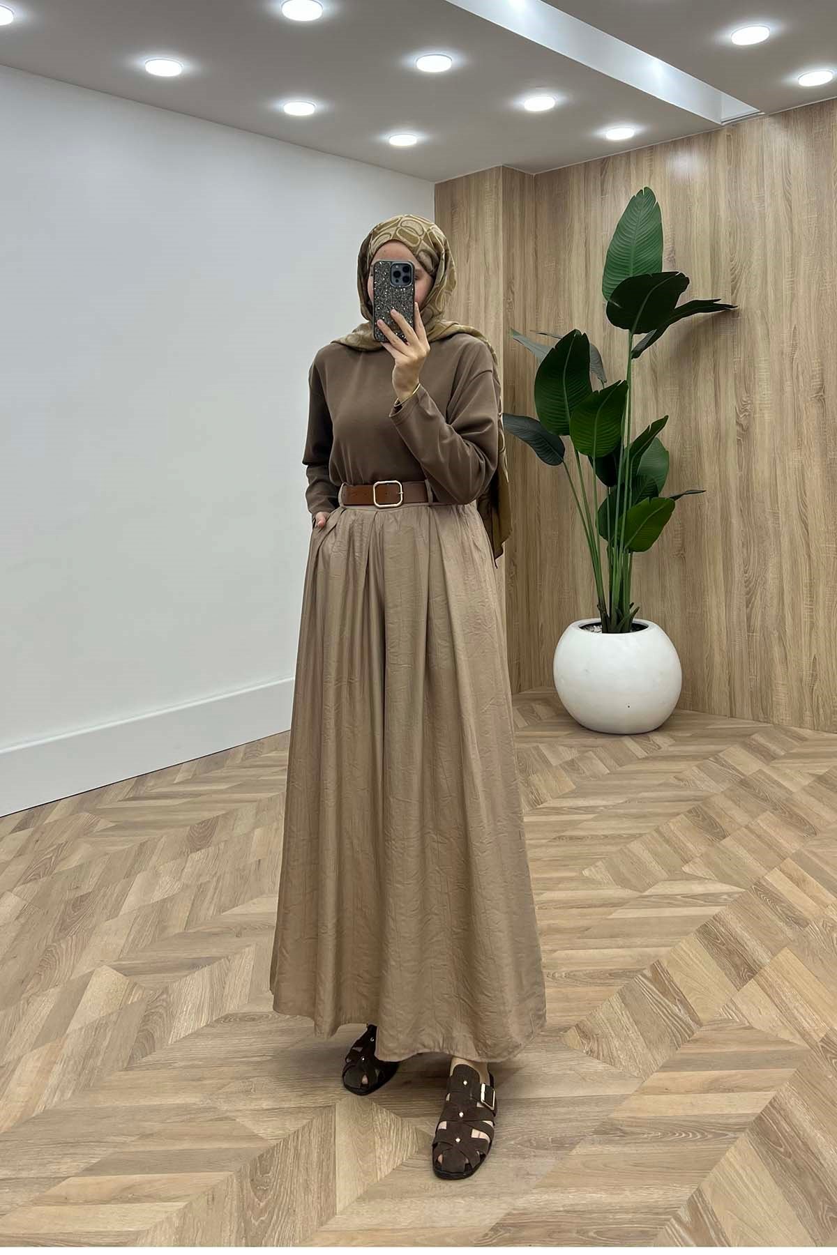Modern Kemerli Dökümlü Çilek Pantalon Vizon