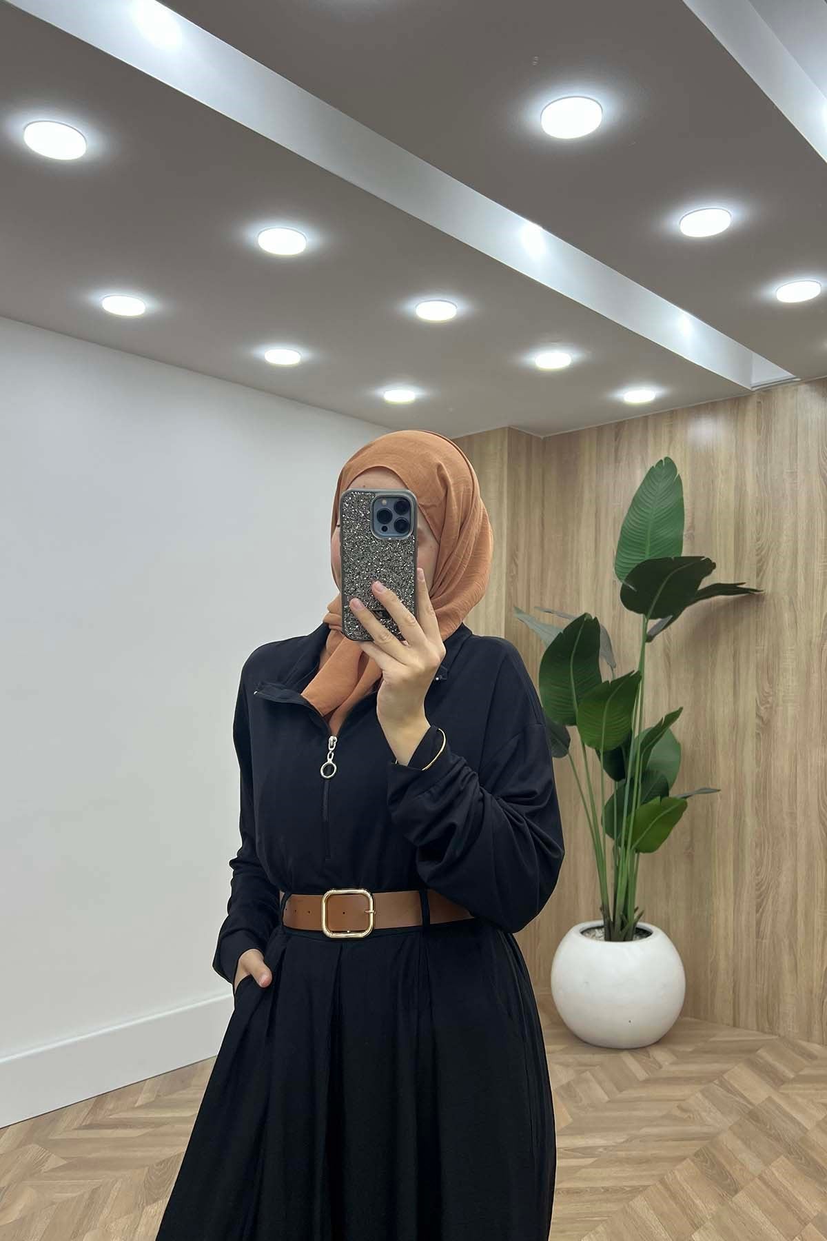 Modern Kemerli Dökümlü Çilek Pantalon Siyah