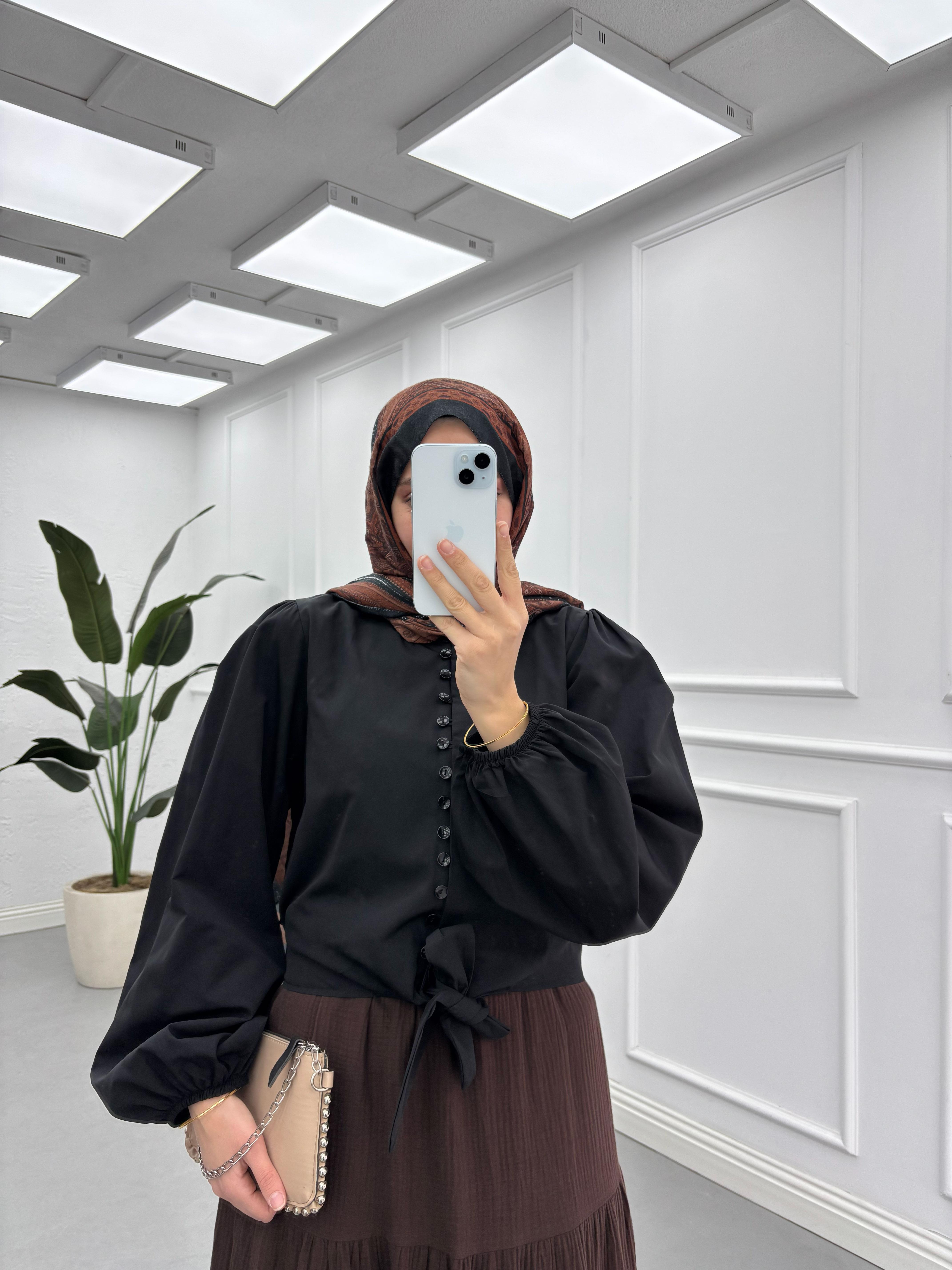 Önden Bağlama Detaylı Arkası Lastikli Crop Gömlek Siyah