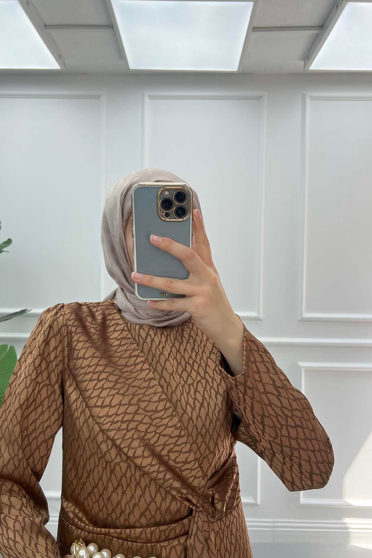 Önden Bağlamalı Jakarlı Elbise Kahve