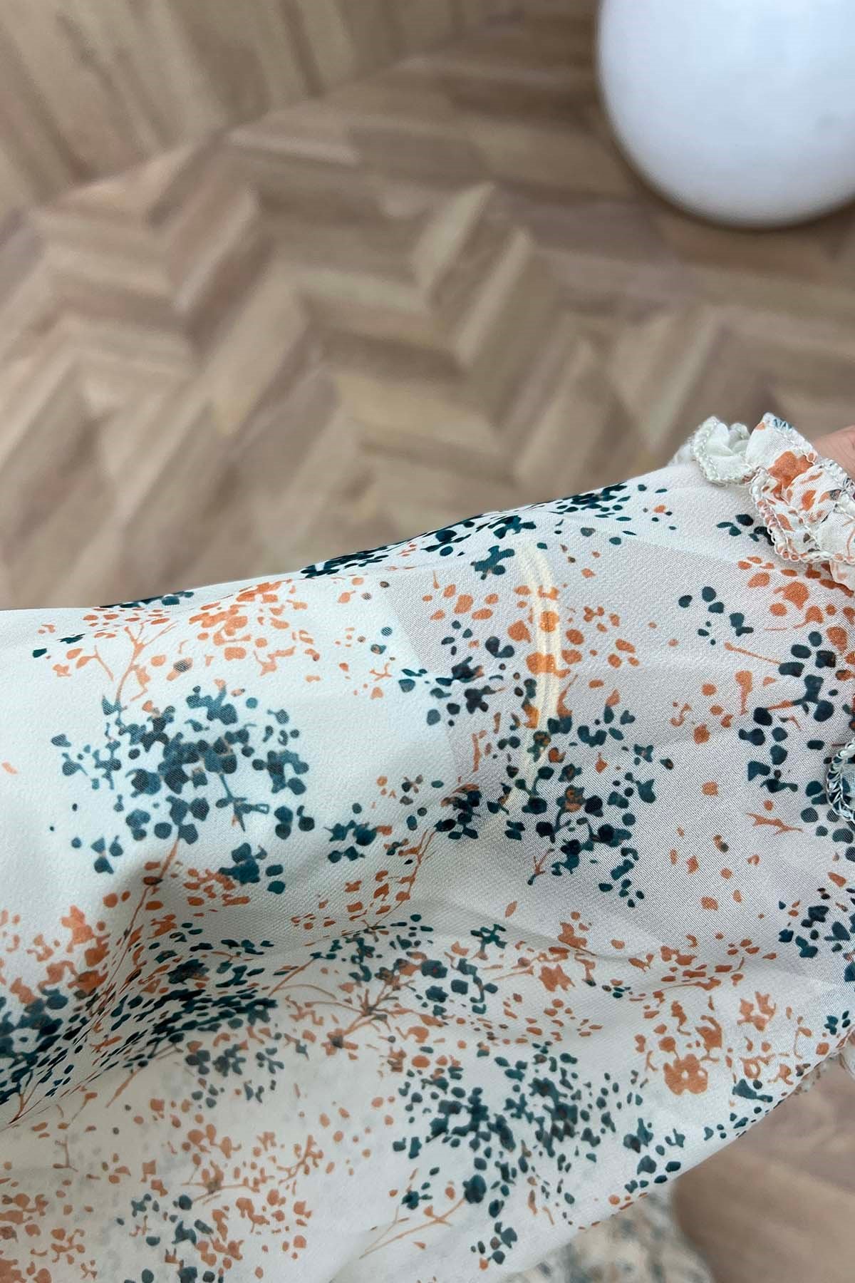 Önü Büzgülü Çiçek Desenli Takım Yeşil
