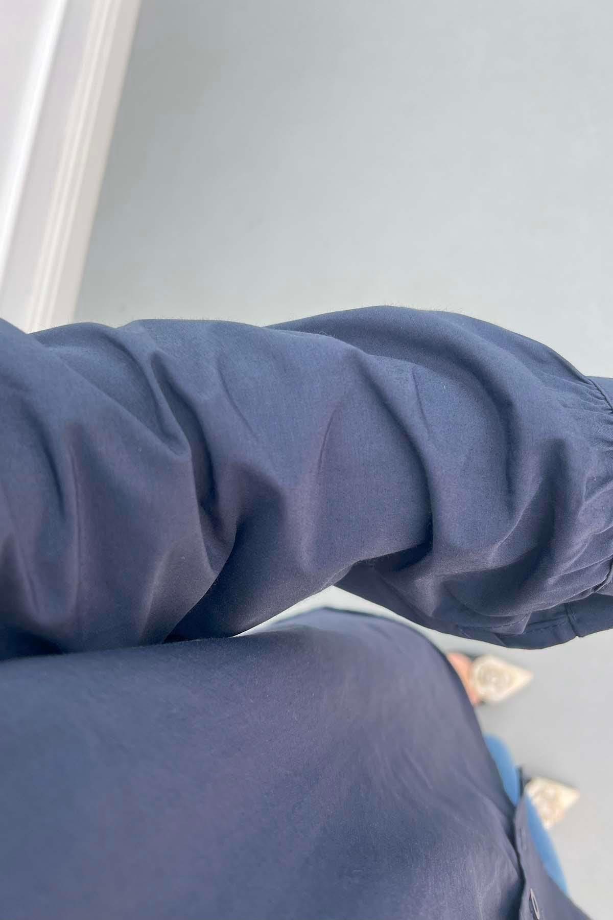 Önü Fiyonk Detaylı Bebe Yaka Gömlek Lacivert