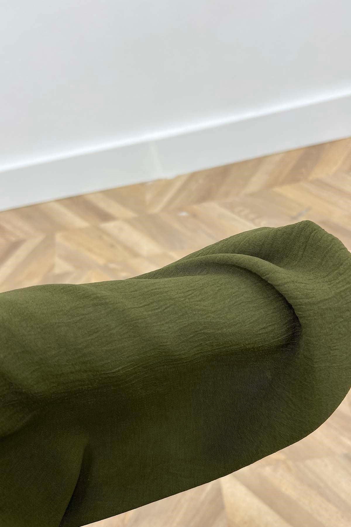 Önü Nervürlü Kemerli Modern Ayrobin Takım Haki