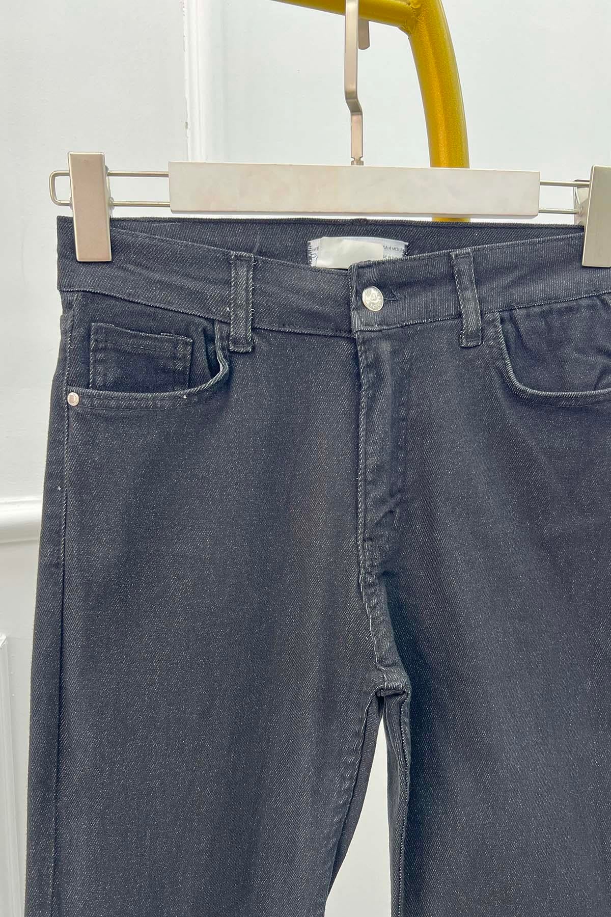 Paça Detaylı Kot Pantolon Siyah