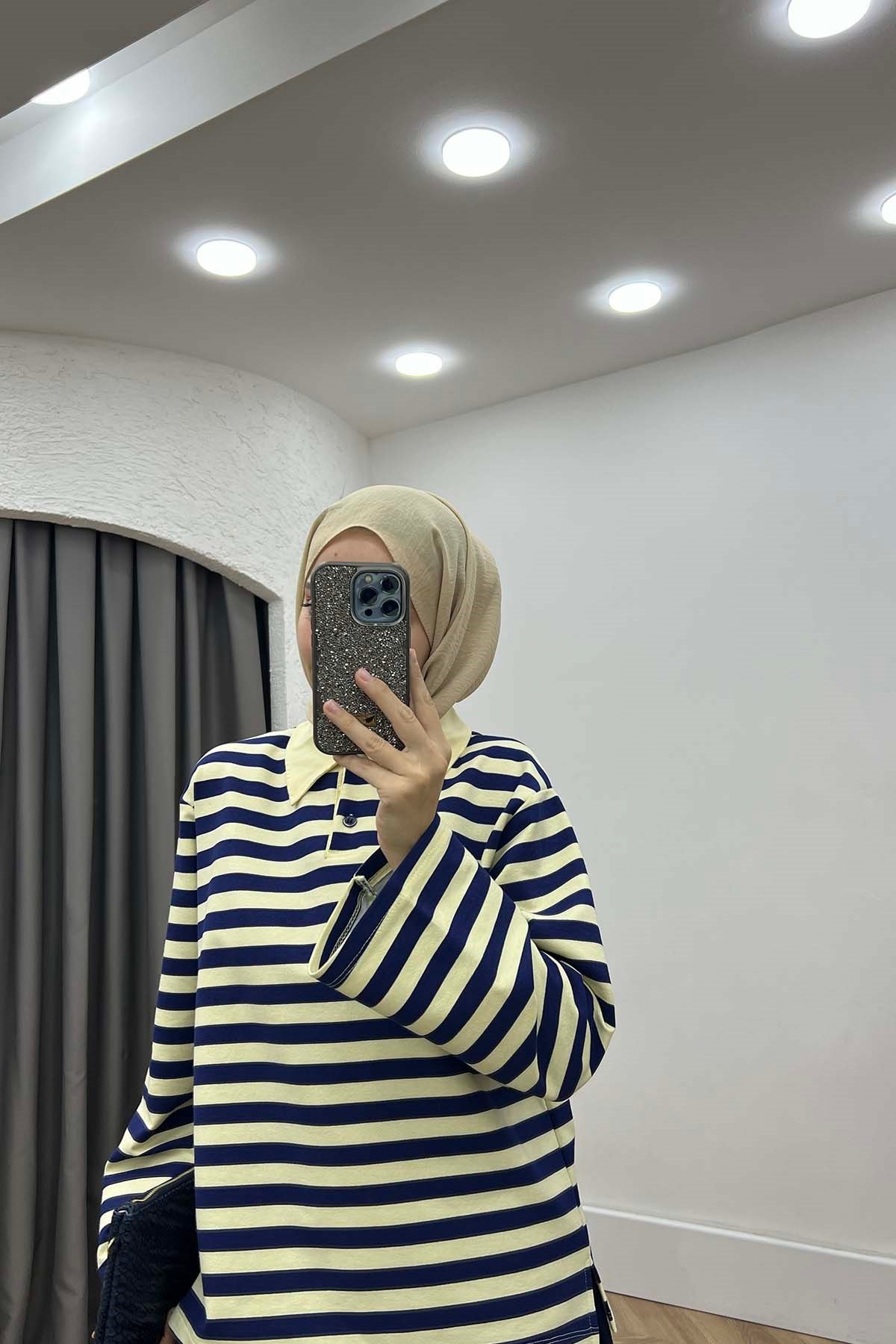 Polo Yaka Düğmeli Çizgili Sweatshirt Krem-Lacivert
