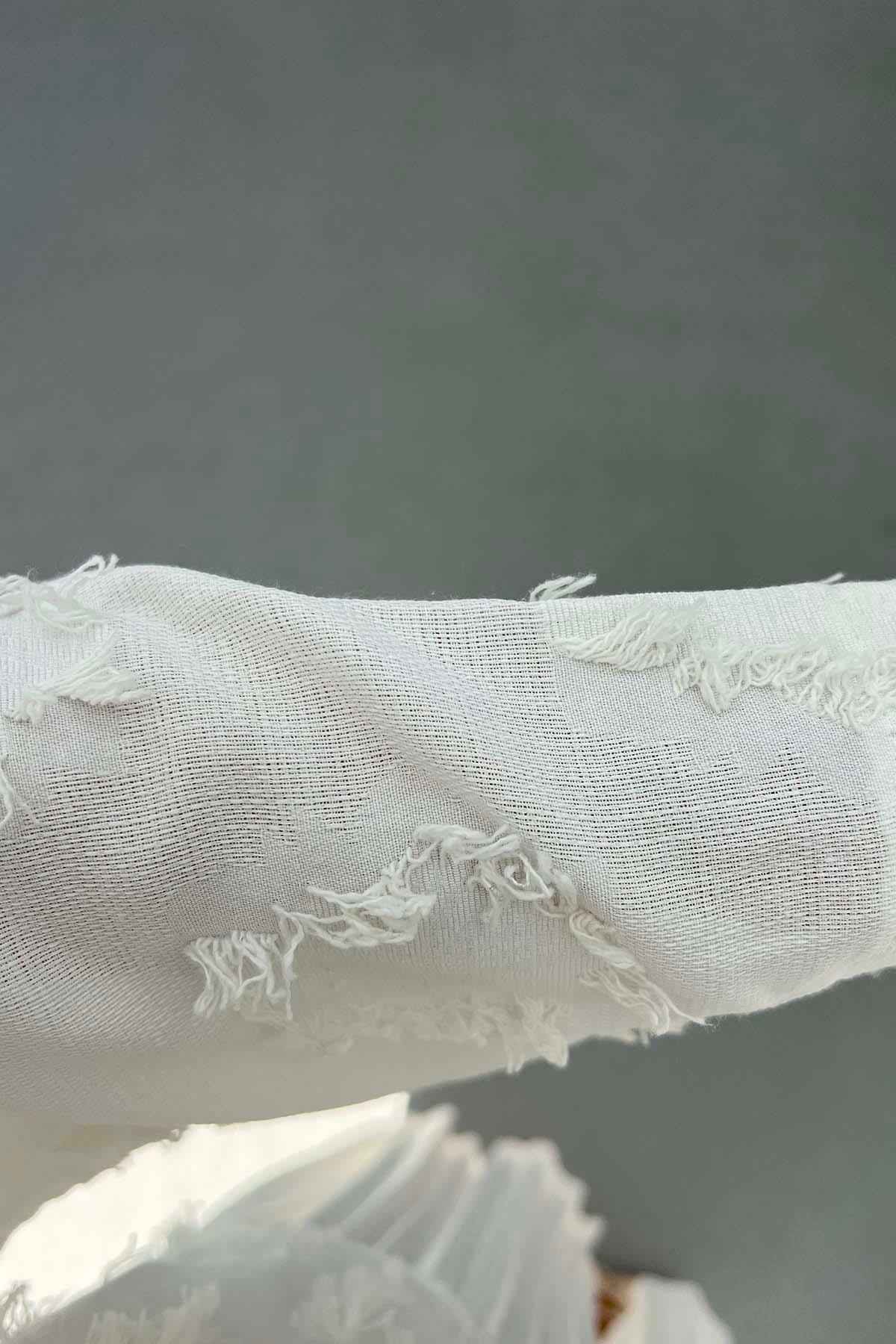 Püsküllü Bağlamalı Kimono Beyaz