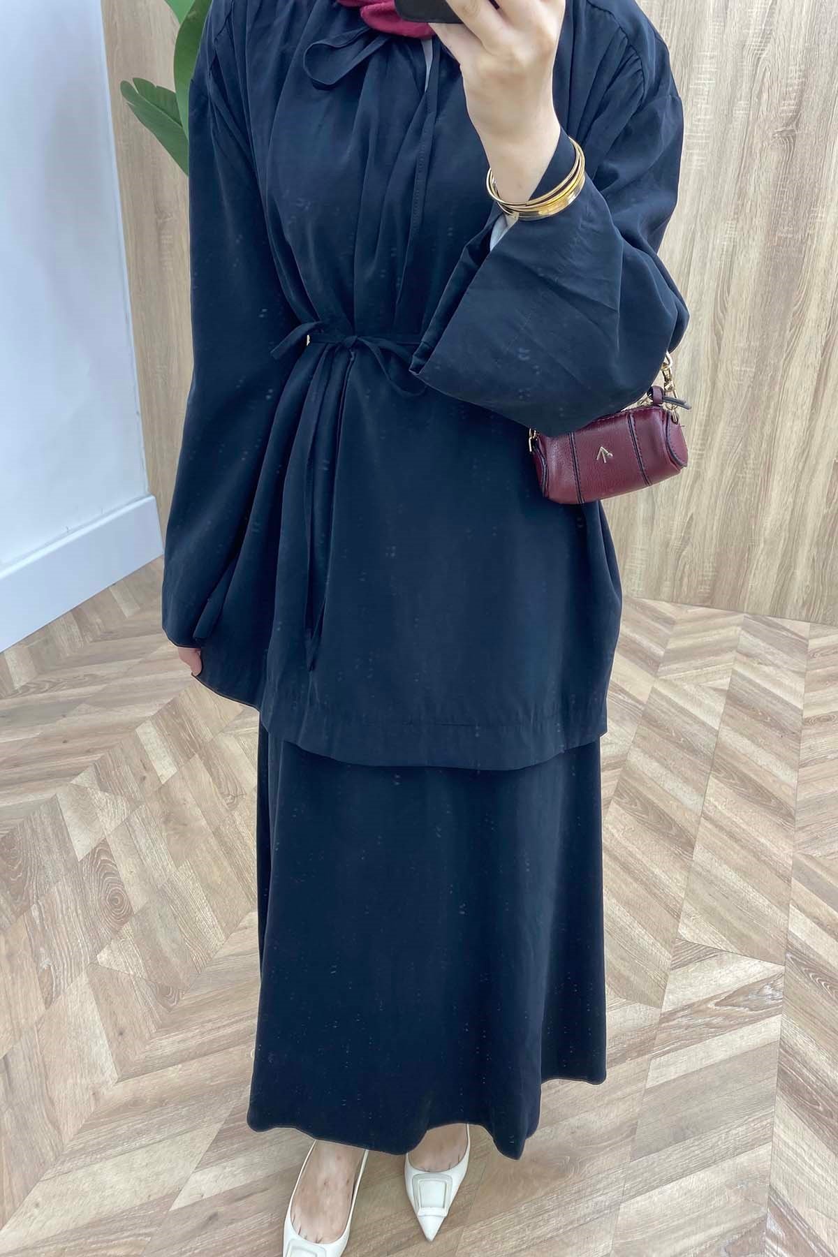 Riba Boyundan Bağlamalı Dökümlü Takım Siyah