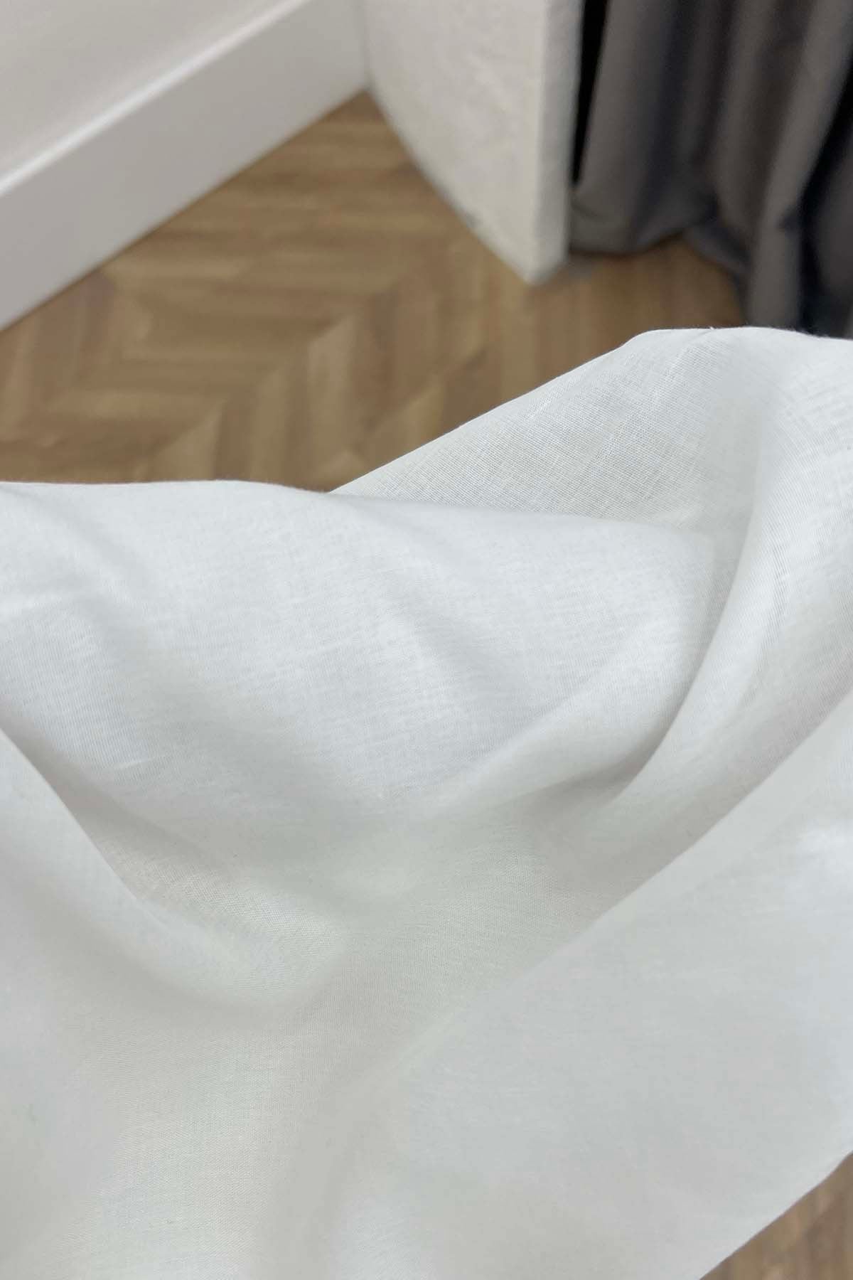 Romantik Kesim Püskül Detaylı Zerafet İkili Takım Beyaz