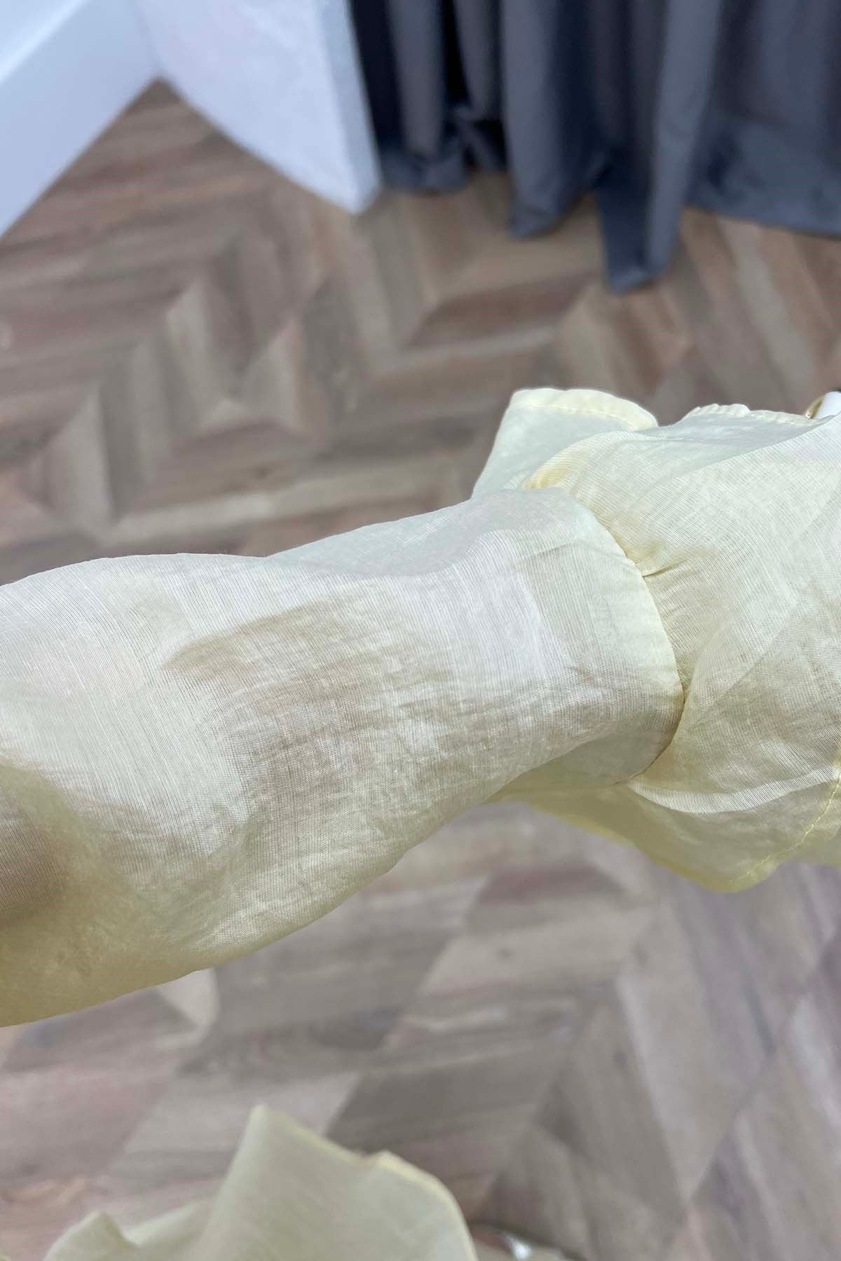 Romantik Volanlı Takım Sarı