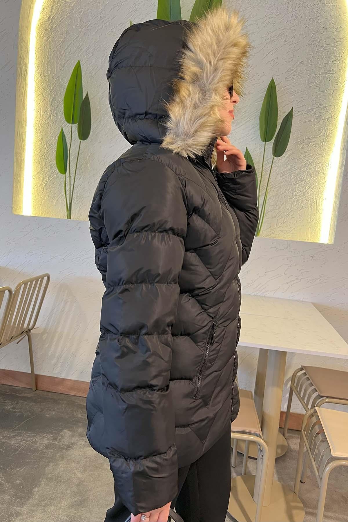 Şapkası Tüylü Şişme Mont Siyah