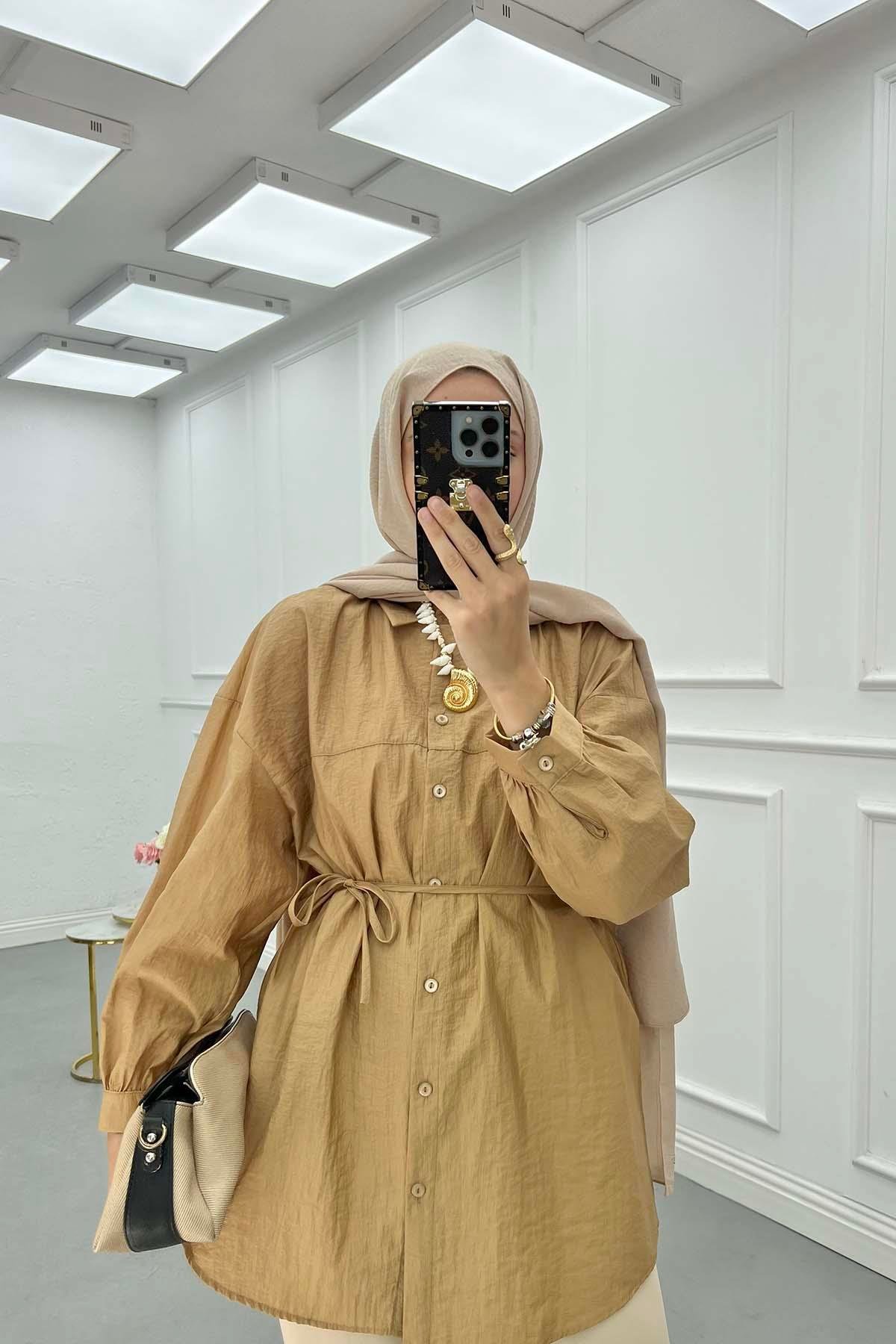 Seyyar Kuşaklı Gömlek Camel