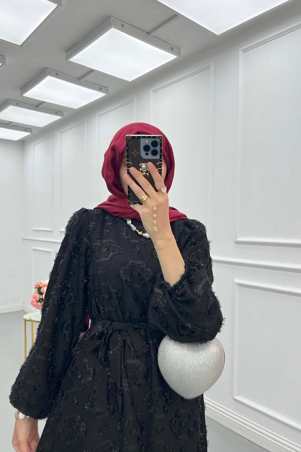 Simli Tüy Detaylı Kuşaklı Elbise Siyah