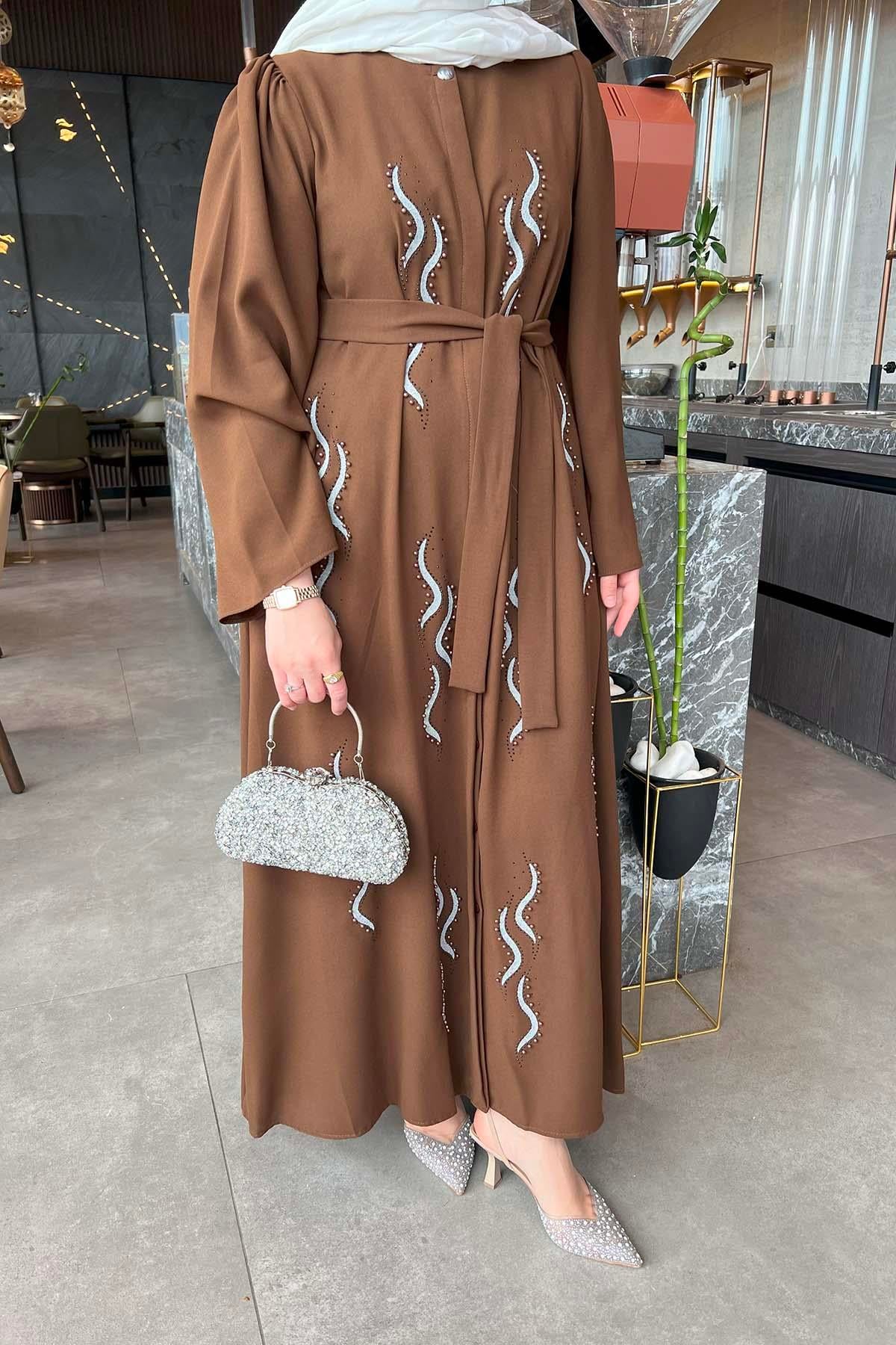 Sırma İşlemeli Kuşaklı Kaftan Elbise Kahve