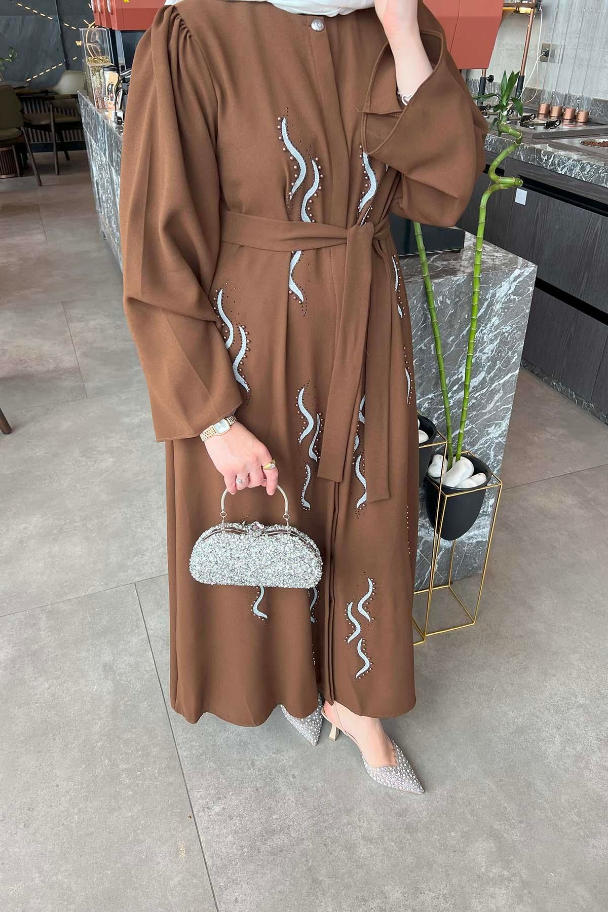 Sırma İşlemeli Kuşaklı Kaftan Elbise Kahve