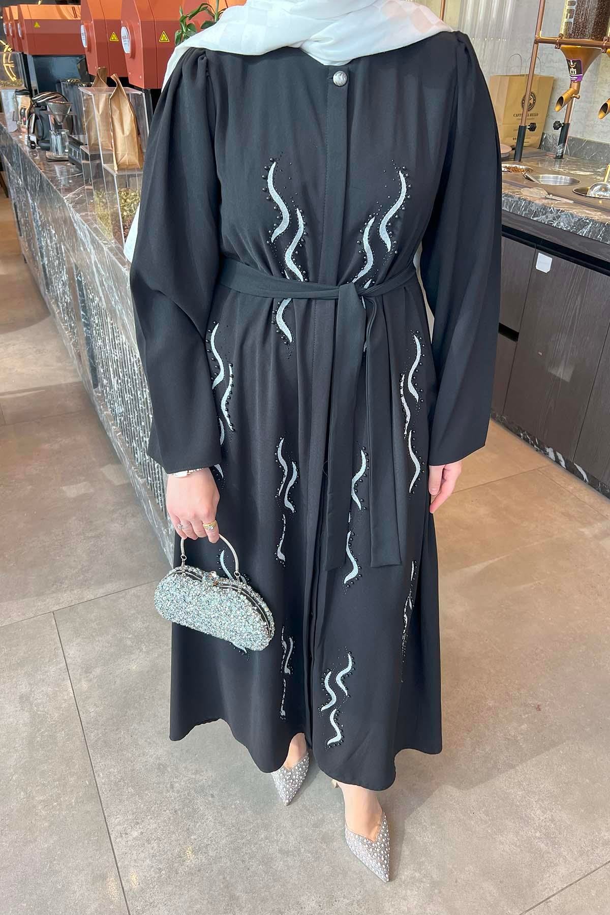 Sırma İşlemeli Kuşaklı Kaftan Elbise Siyah