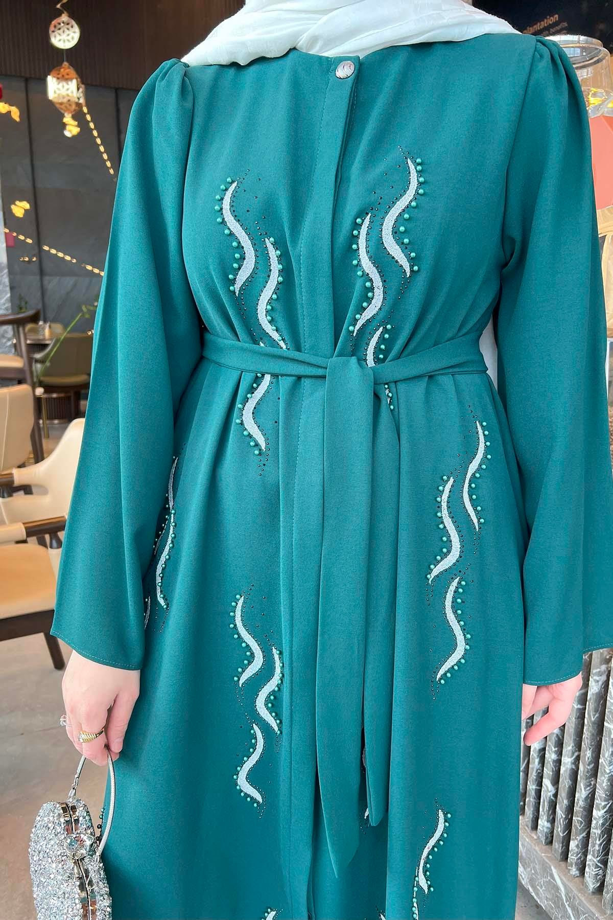 Sırma İşlemeli Kuşaklı Kaftan Elbise Zümrüt Yeşili