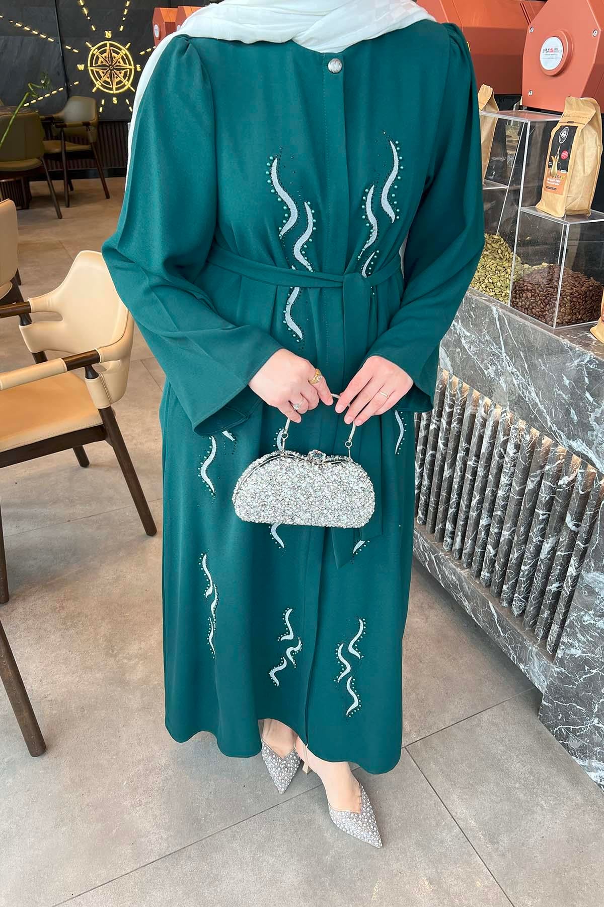 Sırma İşlemeli Kuşaklı Kaftan Elbise Zümrüt Yeşili