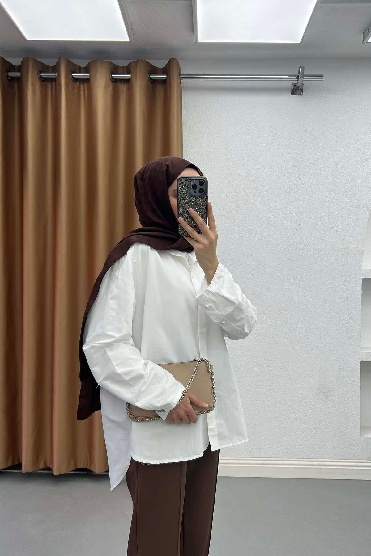 Sırtı Yırtmaç Detaylı Oversize Gömlek Beyaz