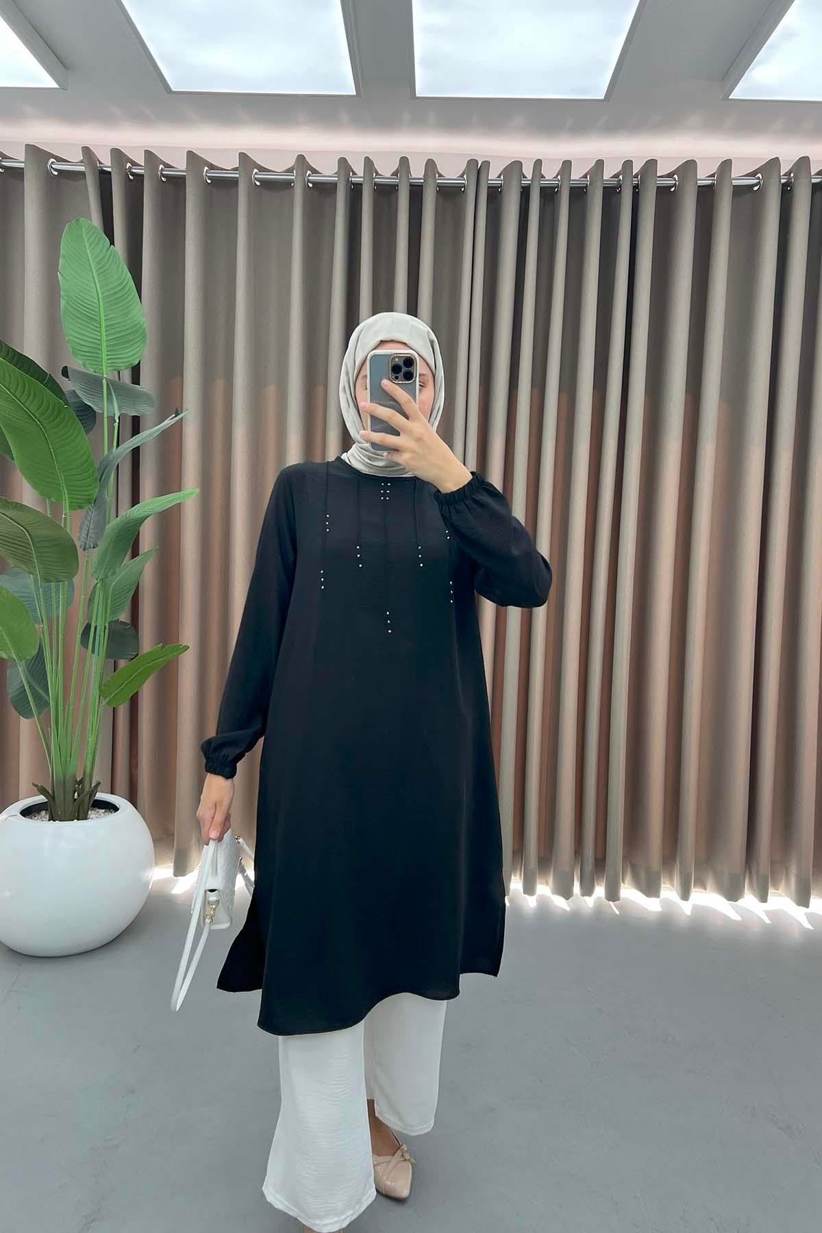 Taş Detaylı Tunik Siyah