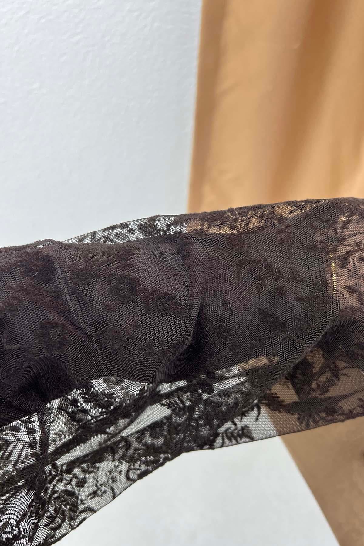 Taş Düğmeli Floral Nakışlı İçlikli Tül Gömlek Kahve