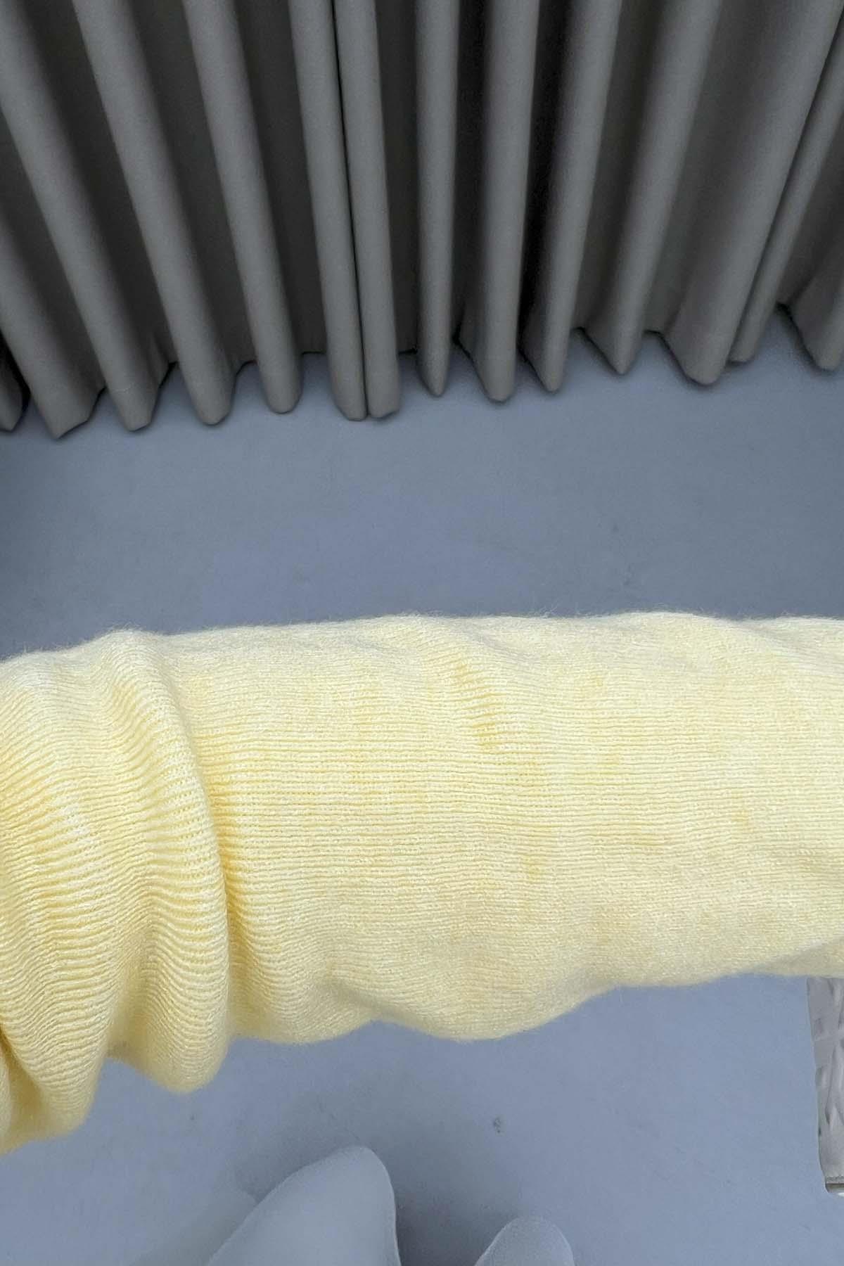 Taş Düğmeli Hırka Sarı