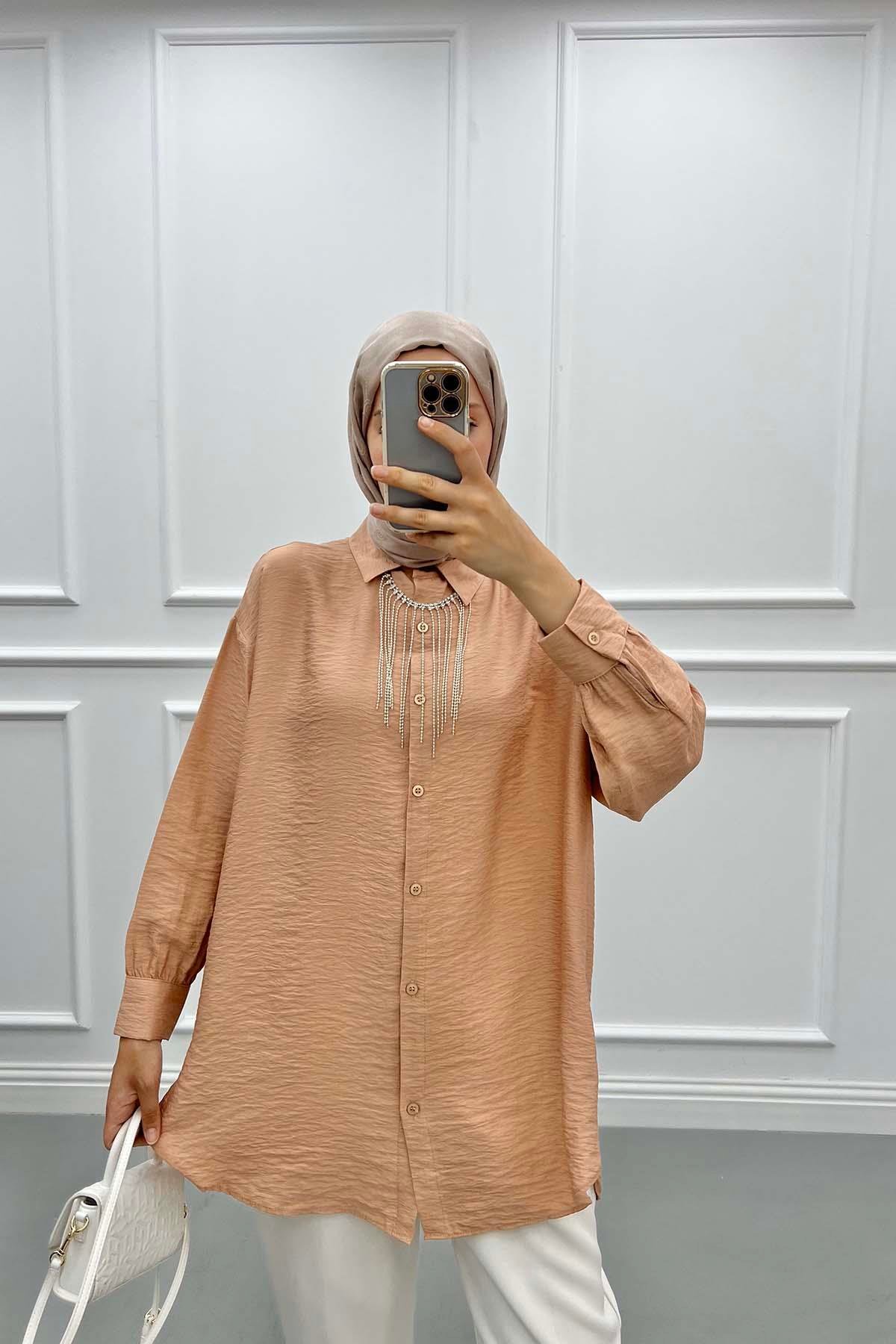 Taş Kolyeli Gömlek Camel