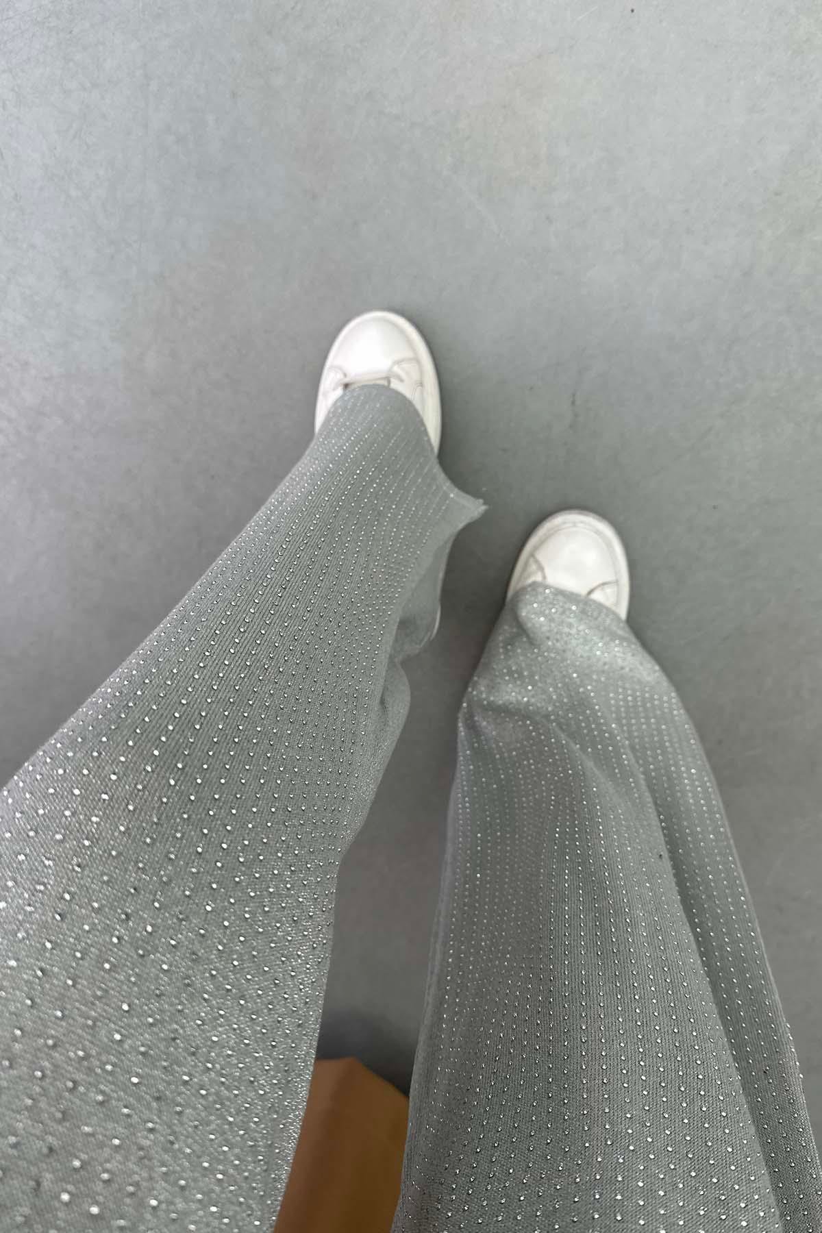 Taş Ve Sim Detaylı Triko Pantalon Gri