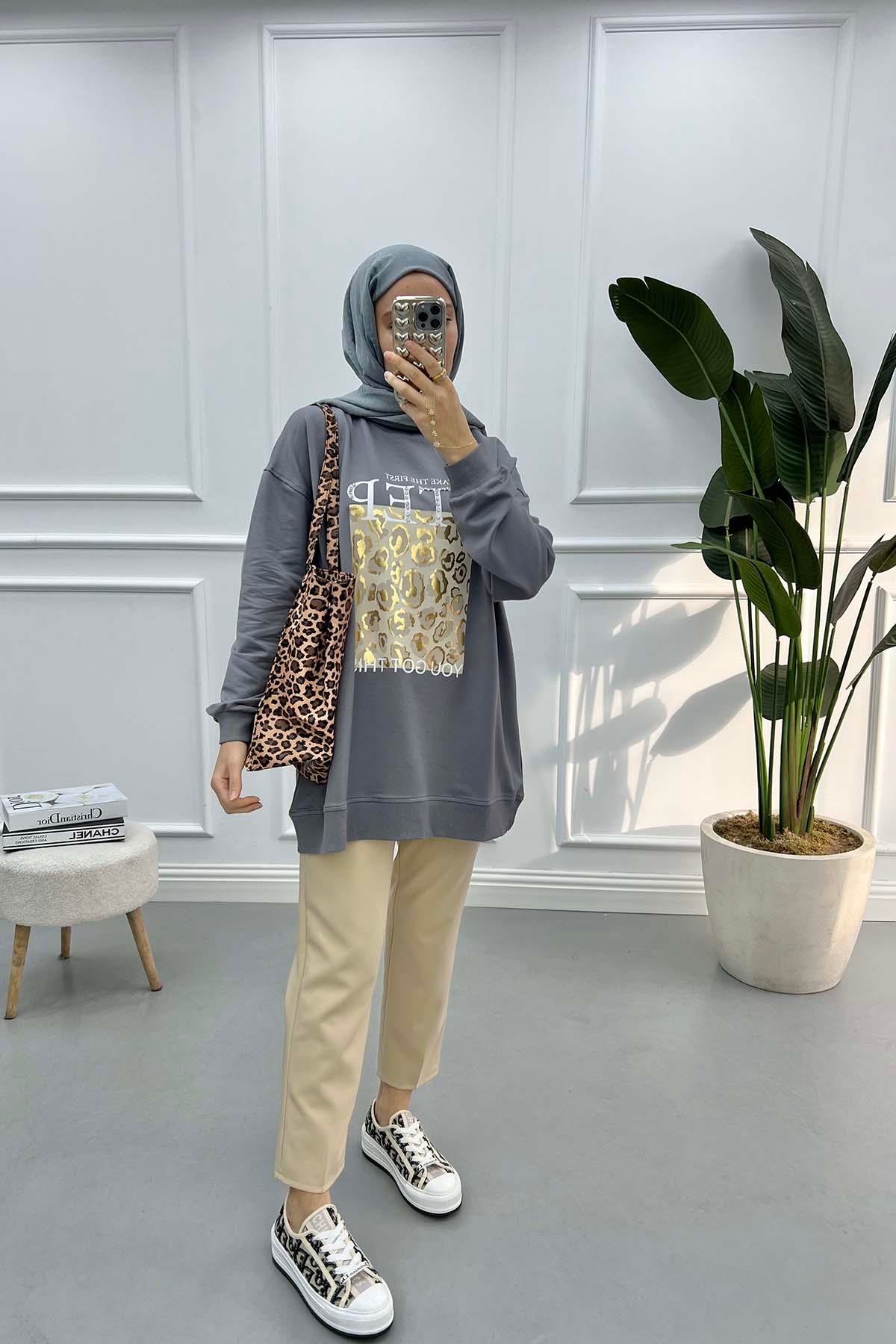 Taş Ve Yazı Baskılı Sweatshirt Gri