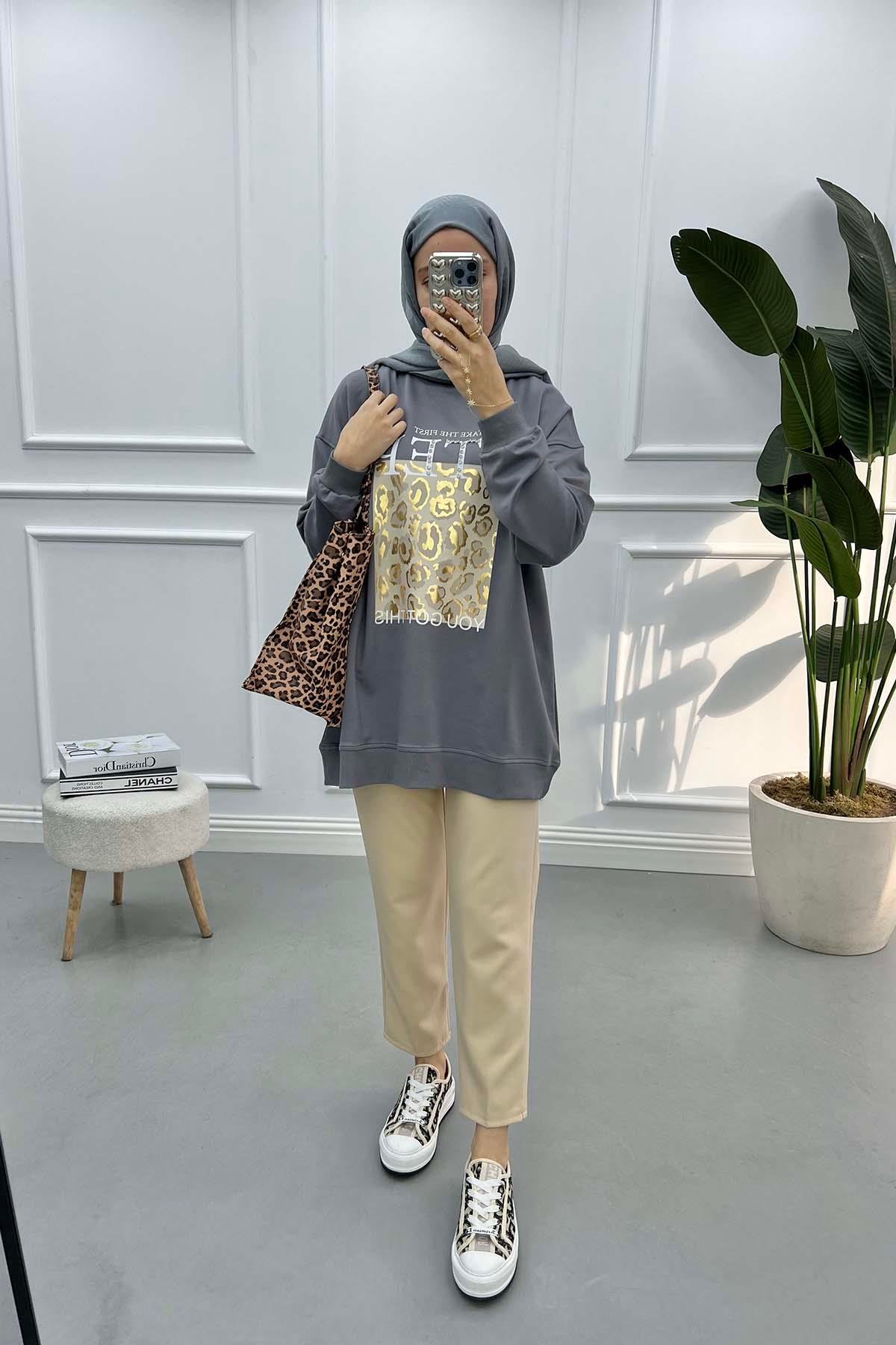 Taş Ve Yazı Baskılı Sweatshirt Gri