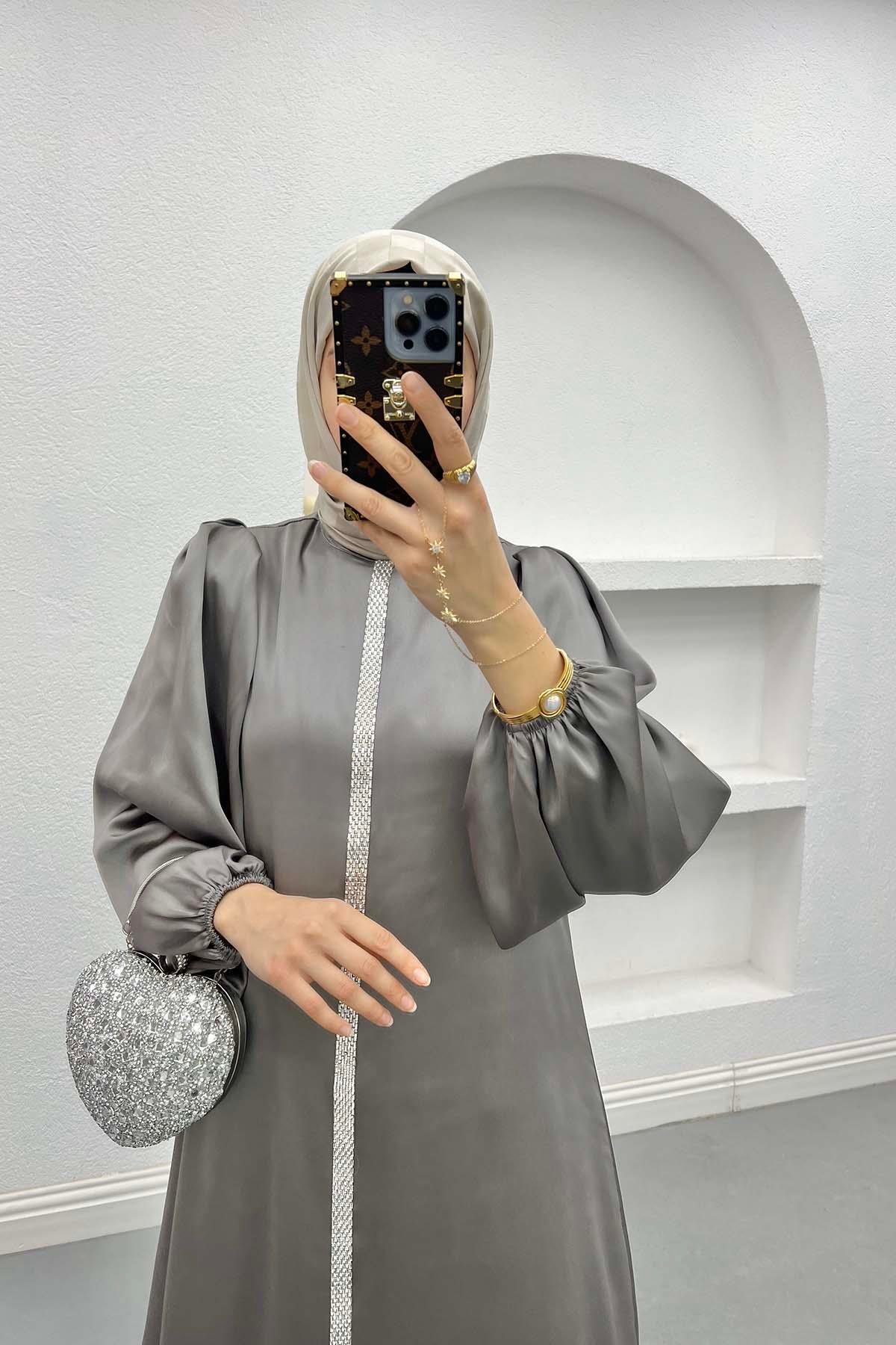 Taşlı Saten Elbise Gri